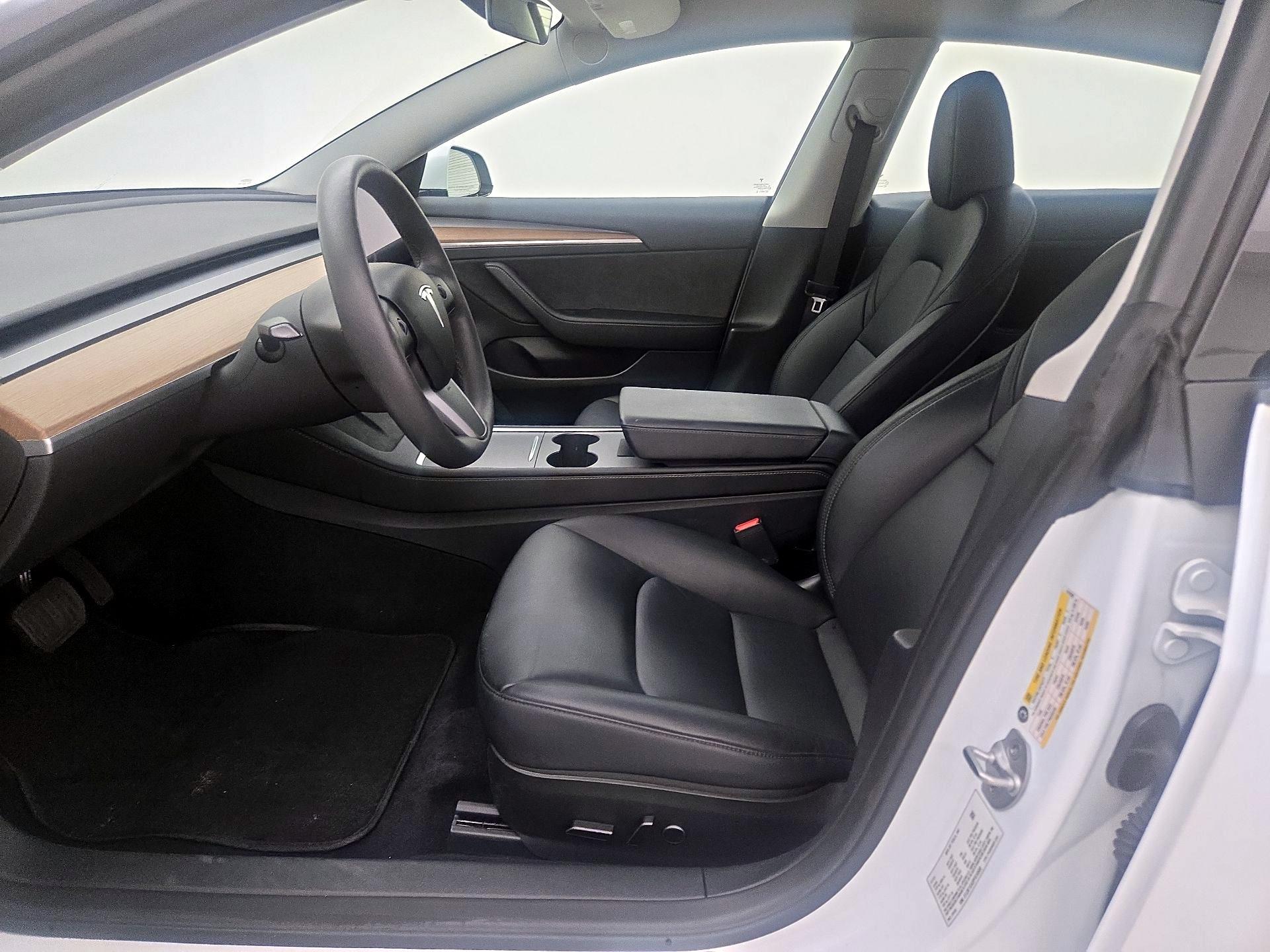 Thumbnail: 2023 Tesla Model 3 - 11