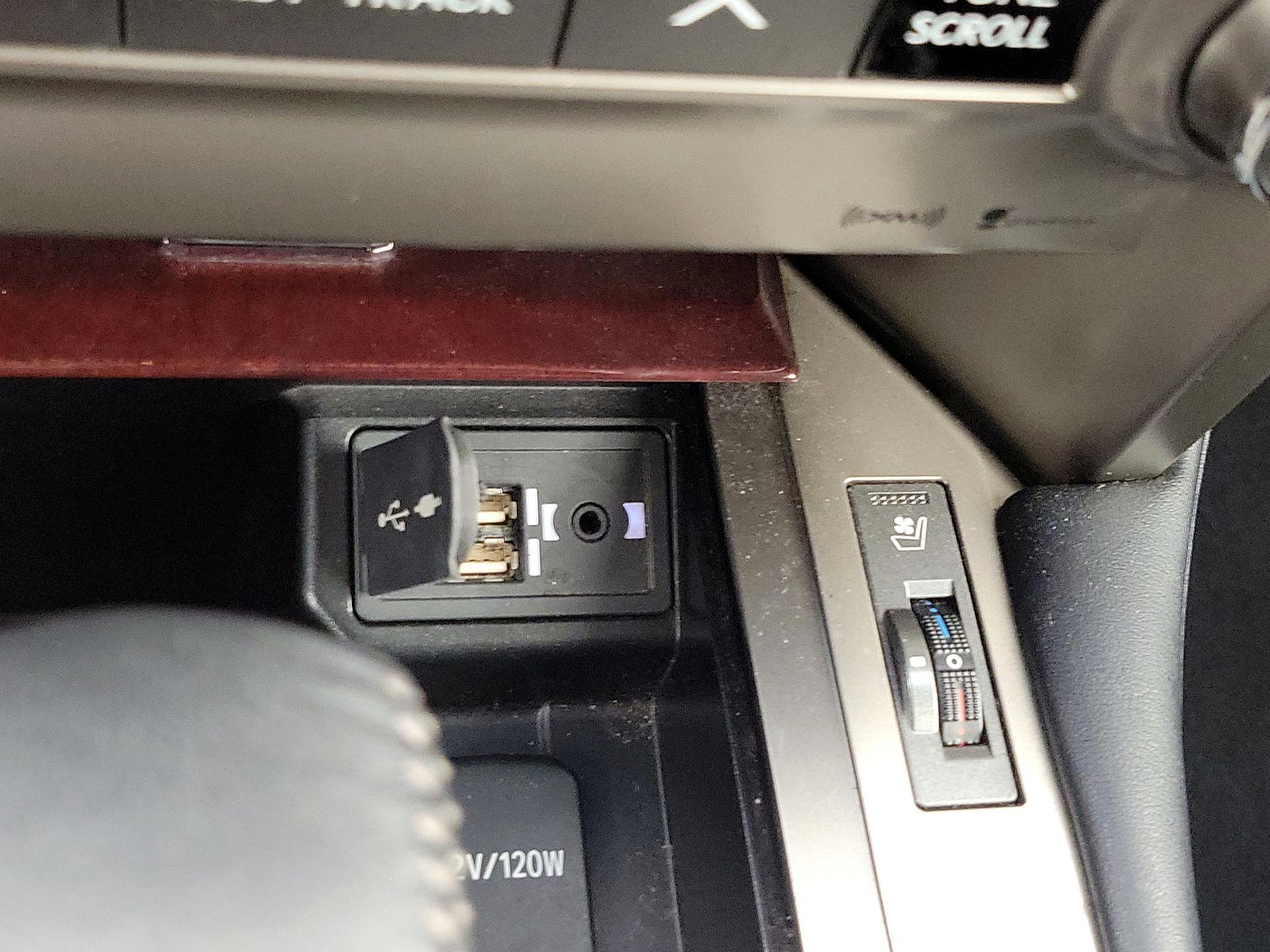 Thumbnail: 2019 Lexus GX - 19