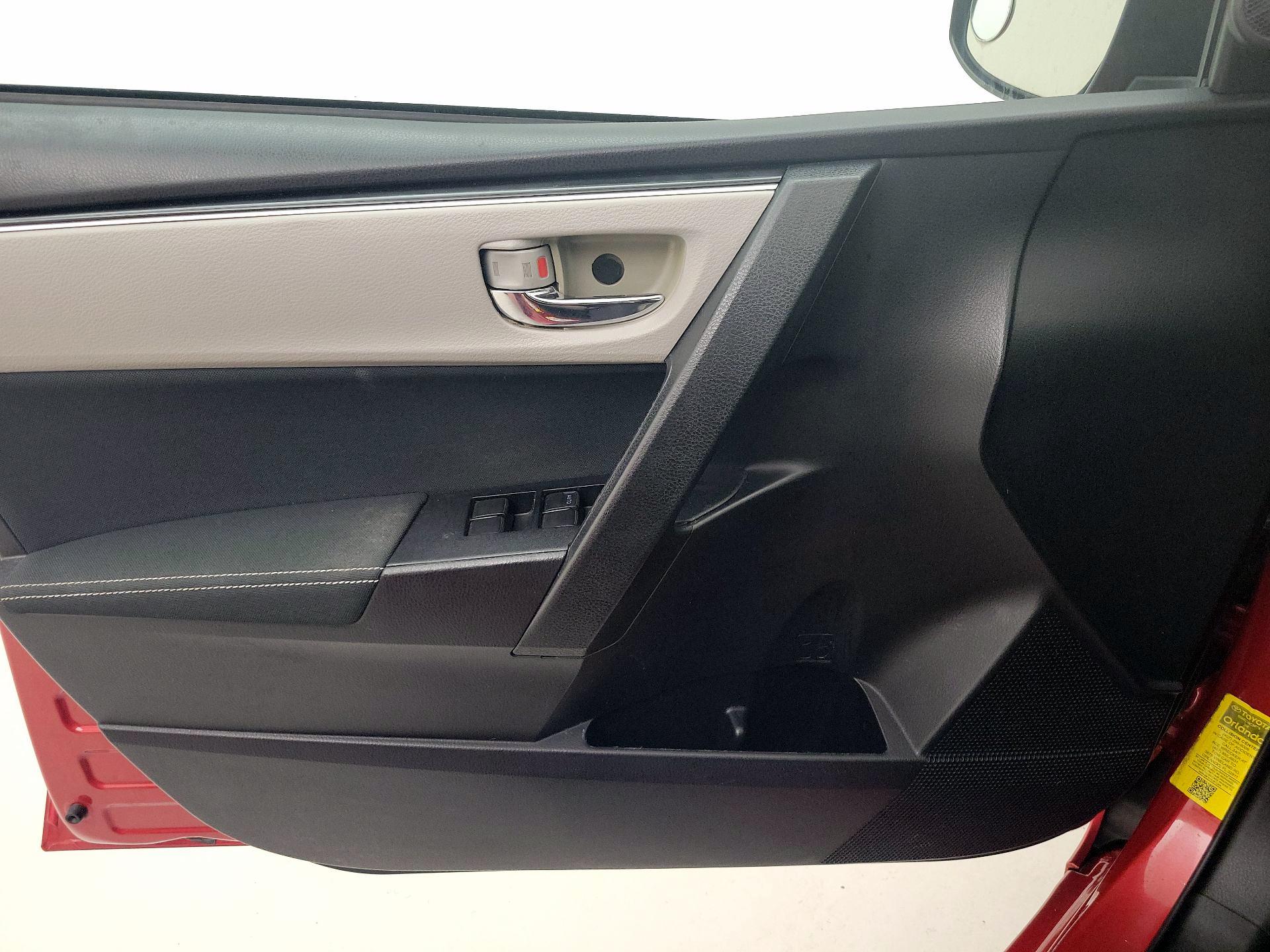 Thumbnail: 2017 Toyota Corolla - 12