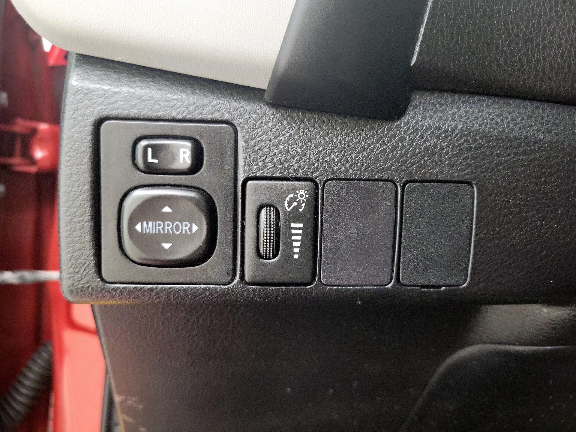 Thumbnail: 2017 Toyota Corolla - 13