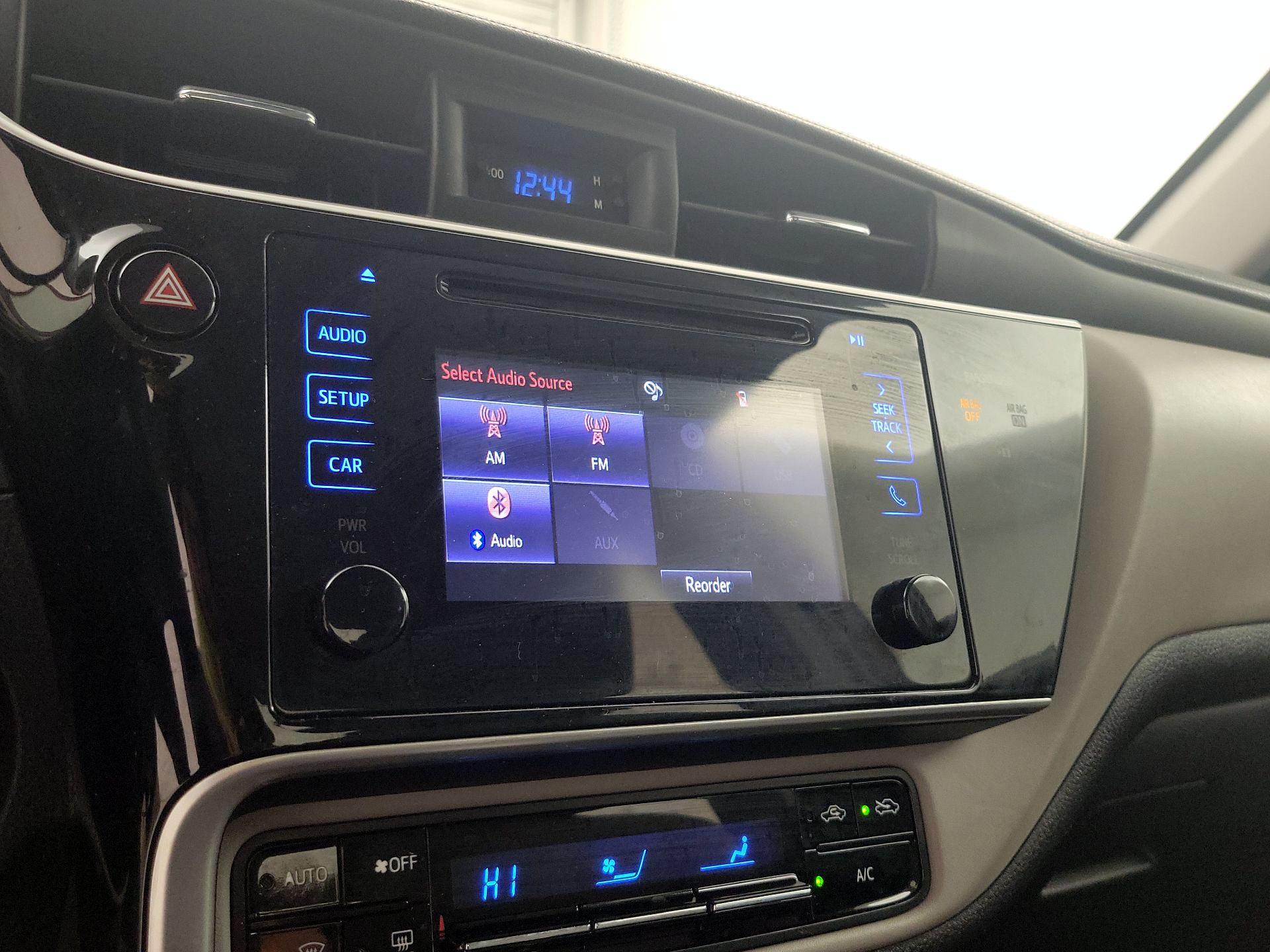 Thumbnail: 2017 Toyota Corolla - 15