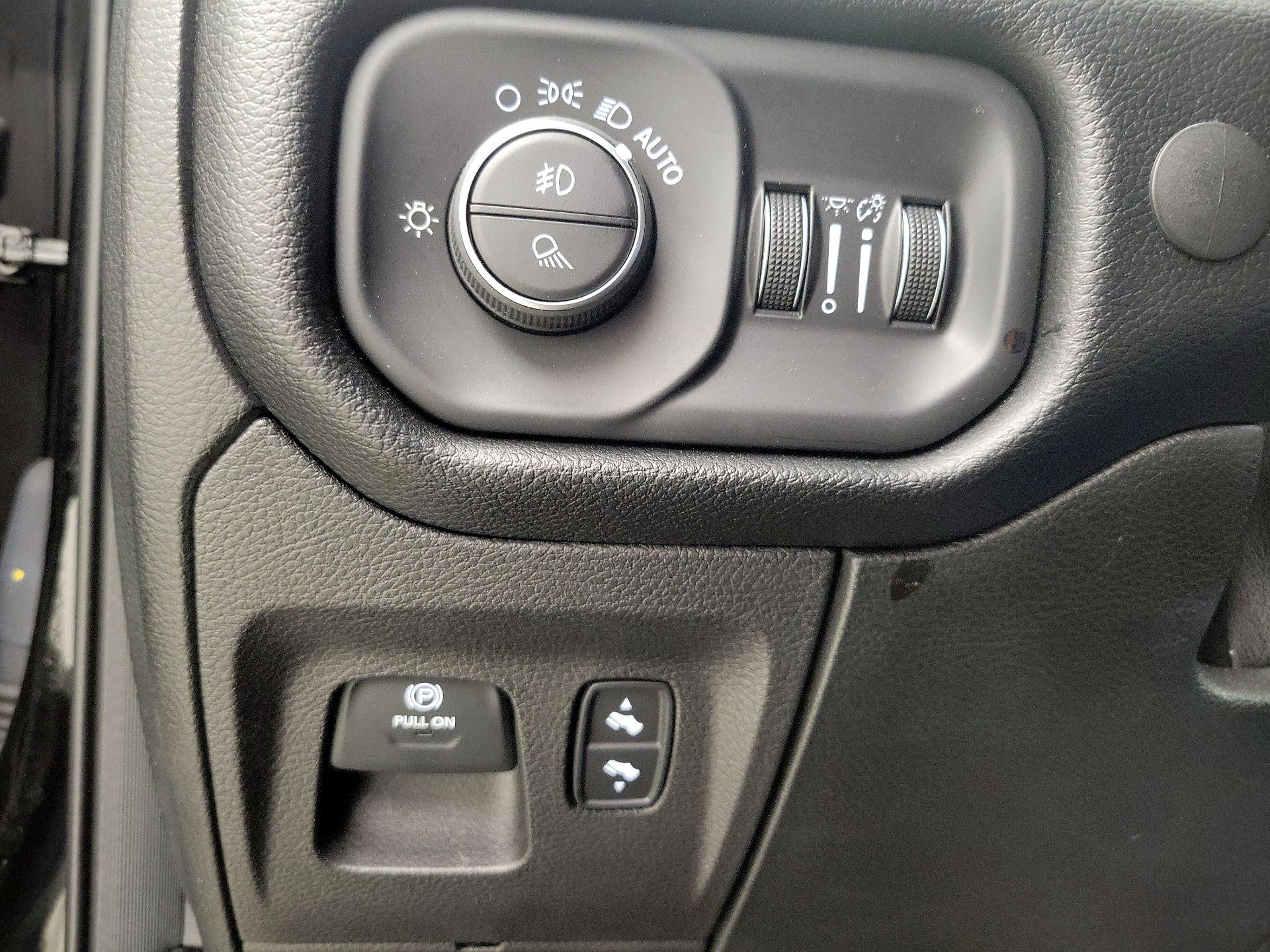 Thumbnail: 2019 RAM 1500 - 13