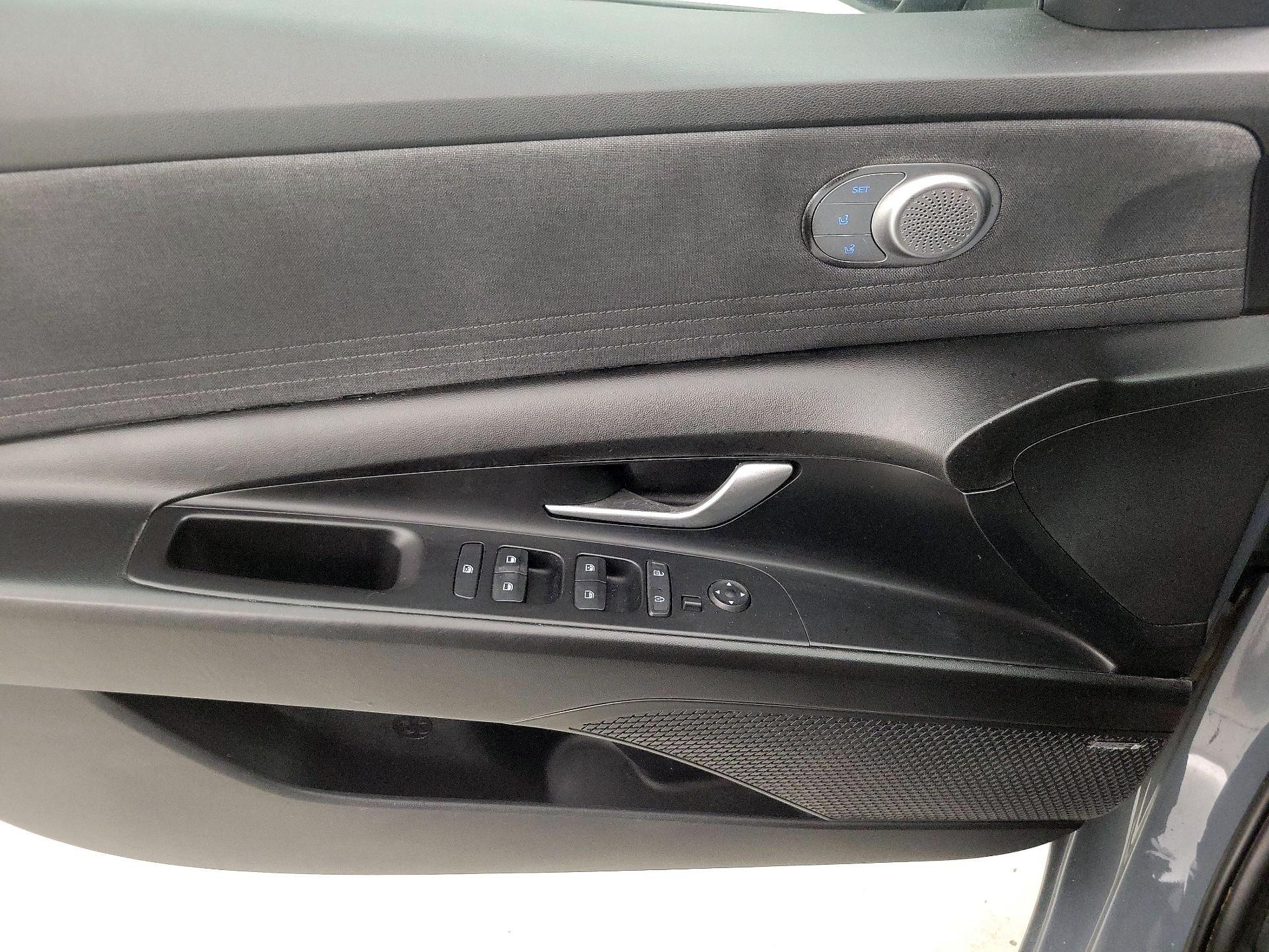 Thumbnail: 2021 Hyundai Elantra - 12