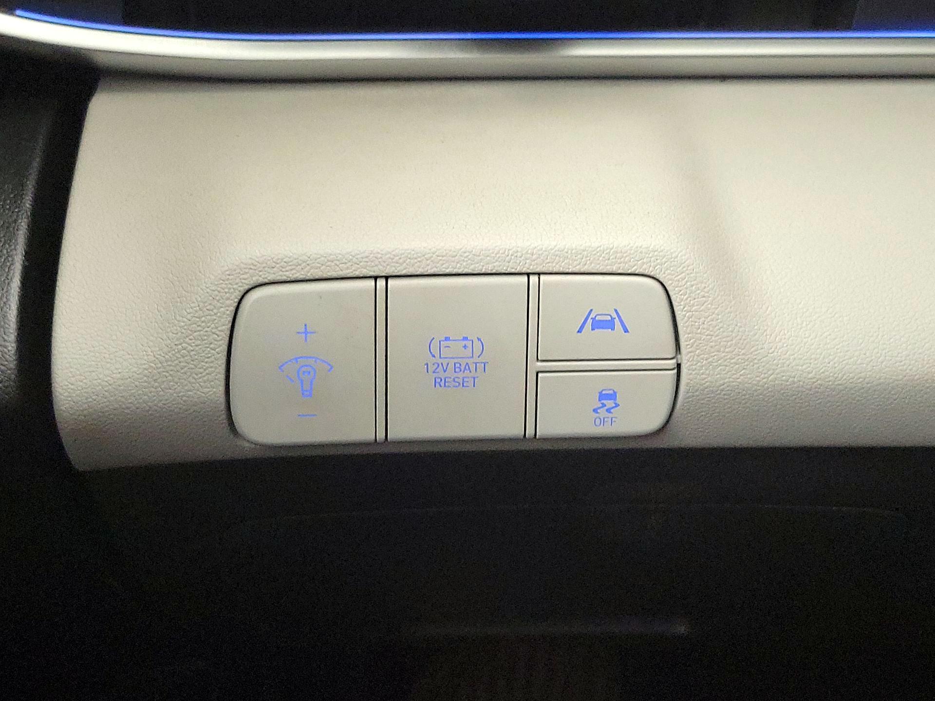 Thumbnail: 2021 Hyundai Elantra - 13