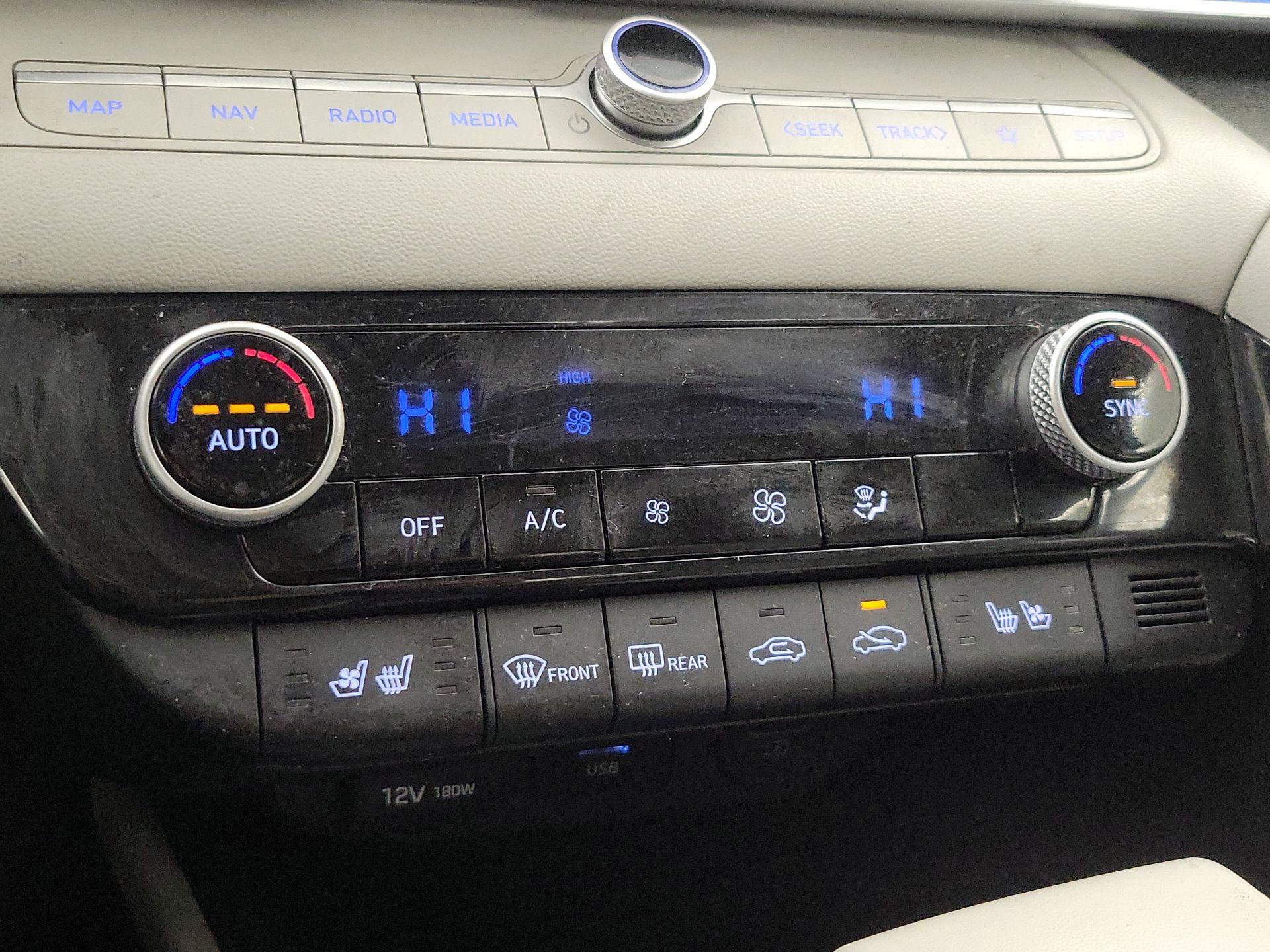 Thumbnail: 2021 Hyundai Elantra - 17