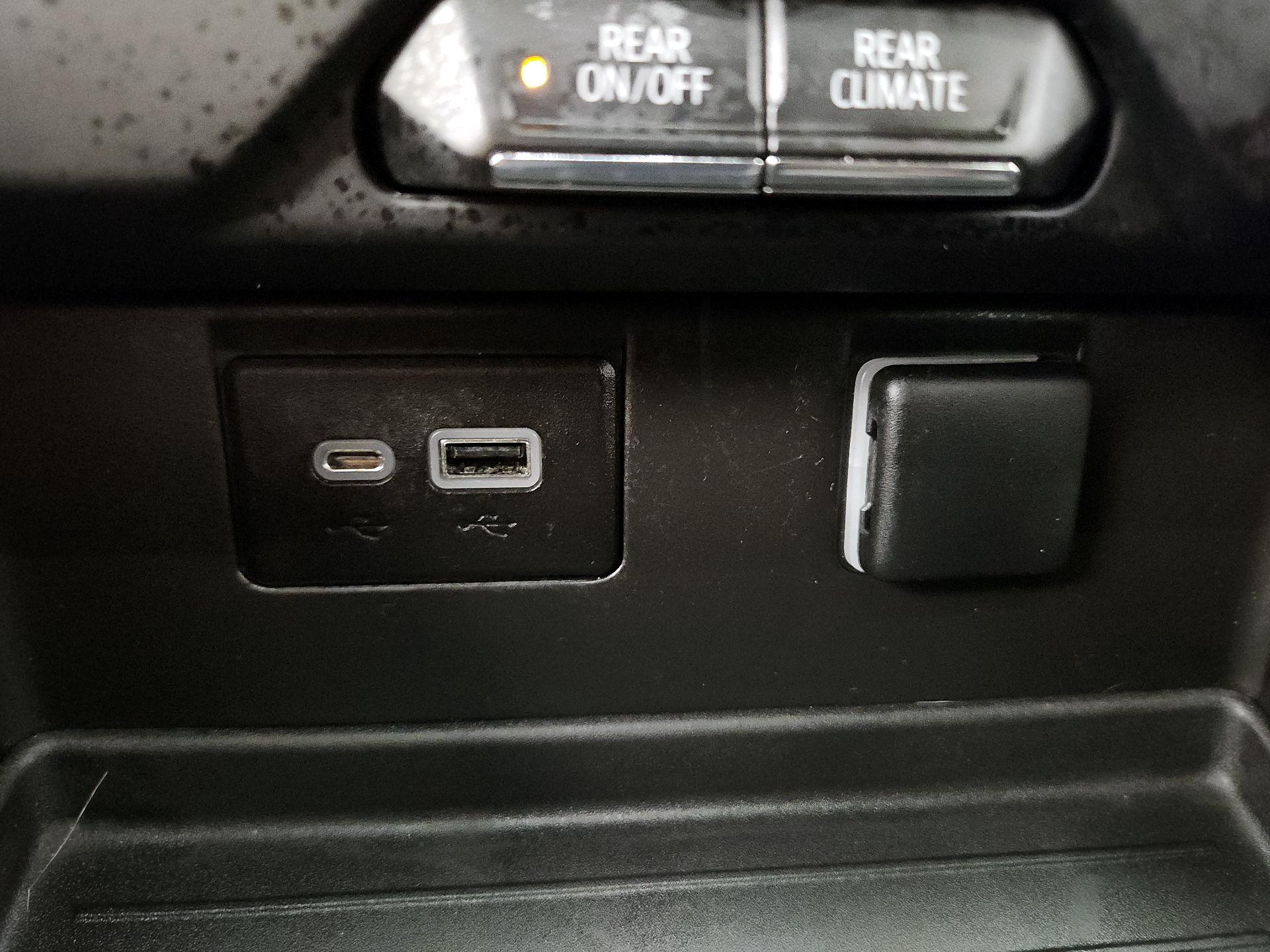 Thumbnail: 2023 GMC Yukon - 19