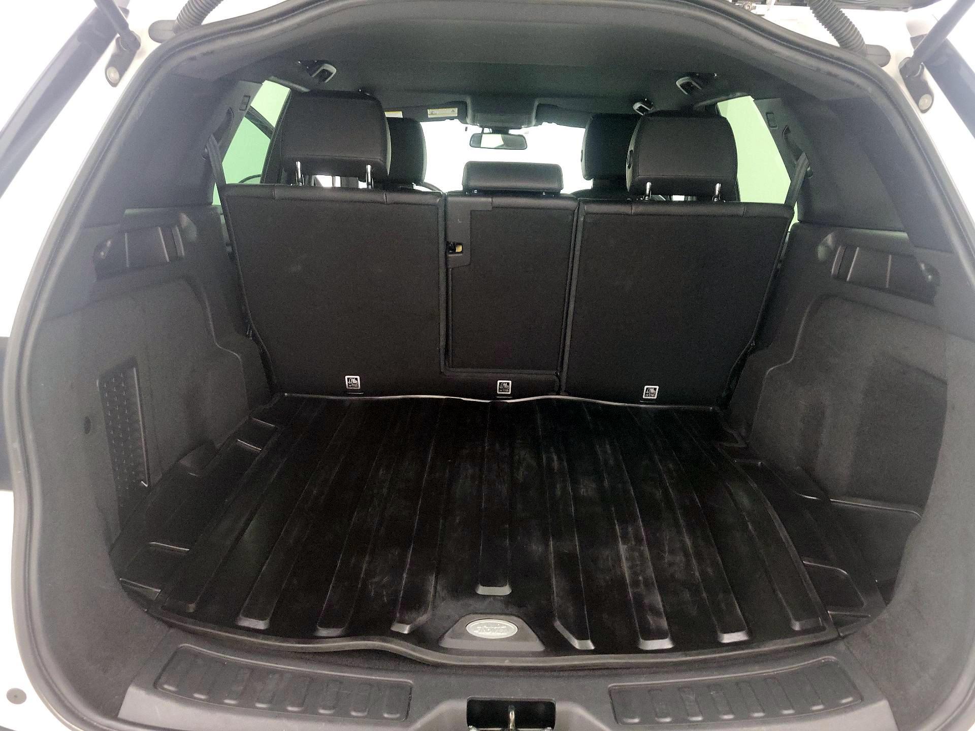 Thumbnail: 2019 Land Rover Discovery Sport - 20