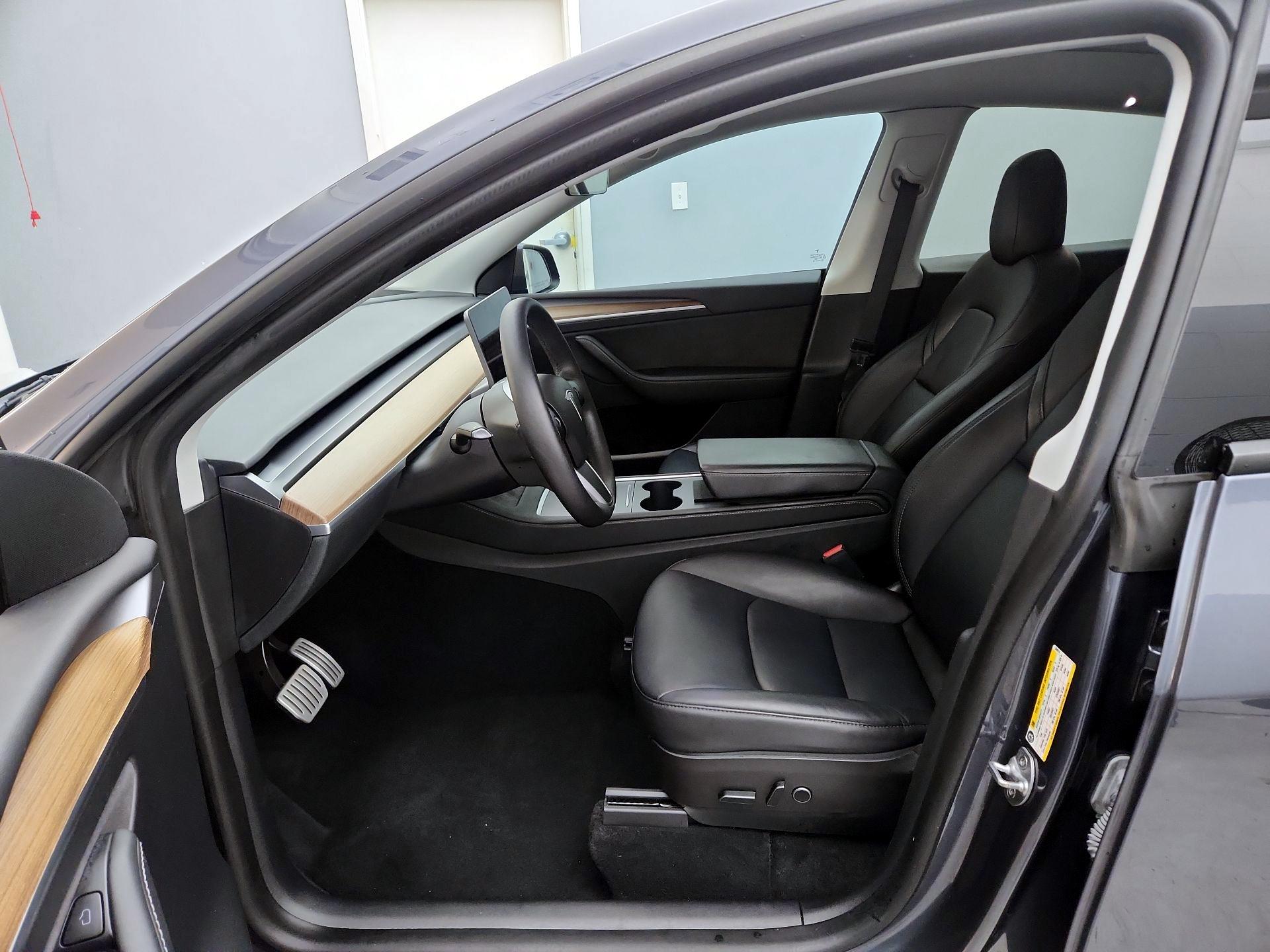 Thumbnail: 2023 Tesla Model Y - 11