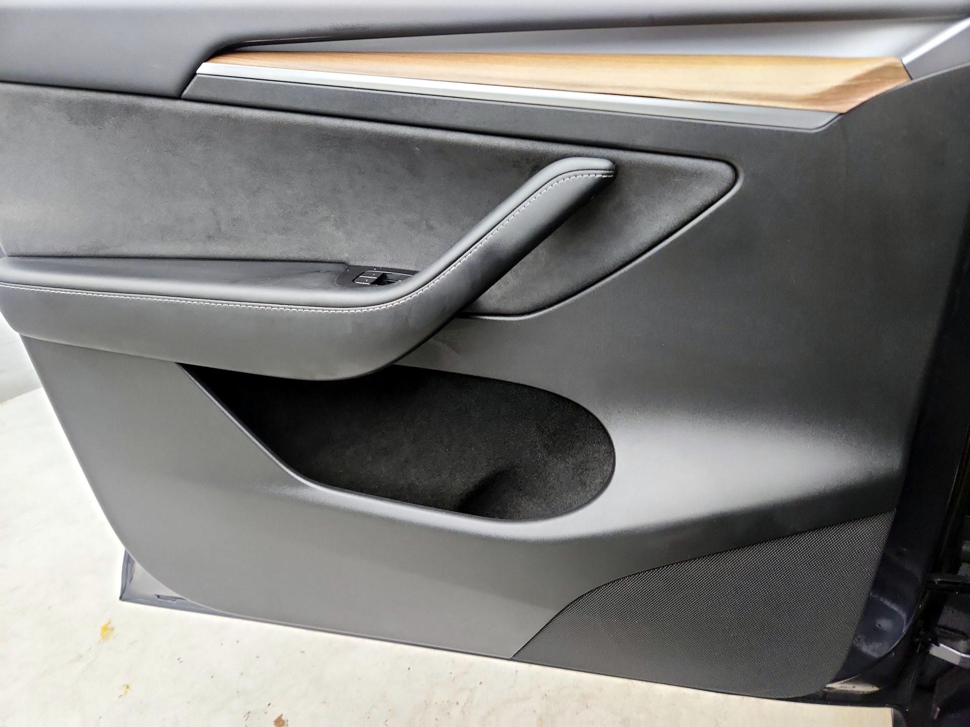 Thumbnail: 2023 Tesla Model Y - 12