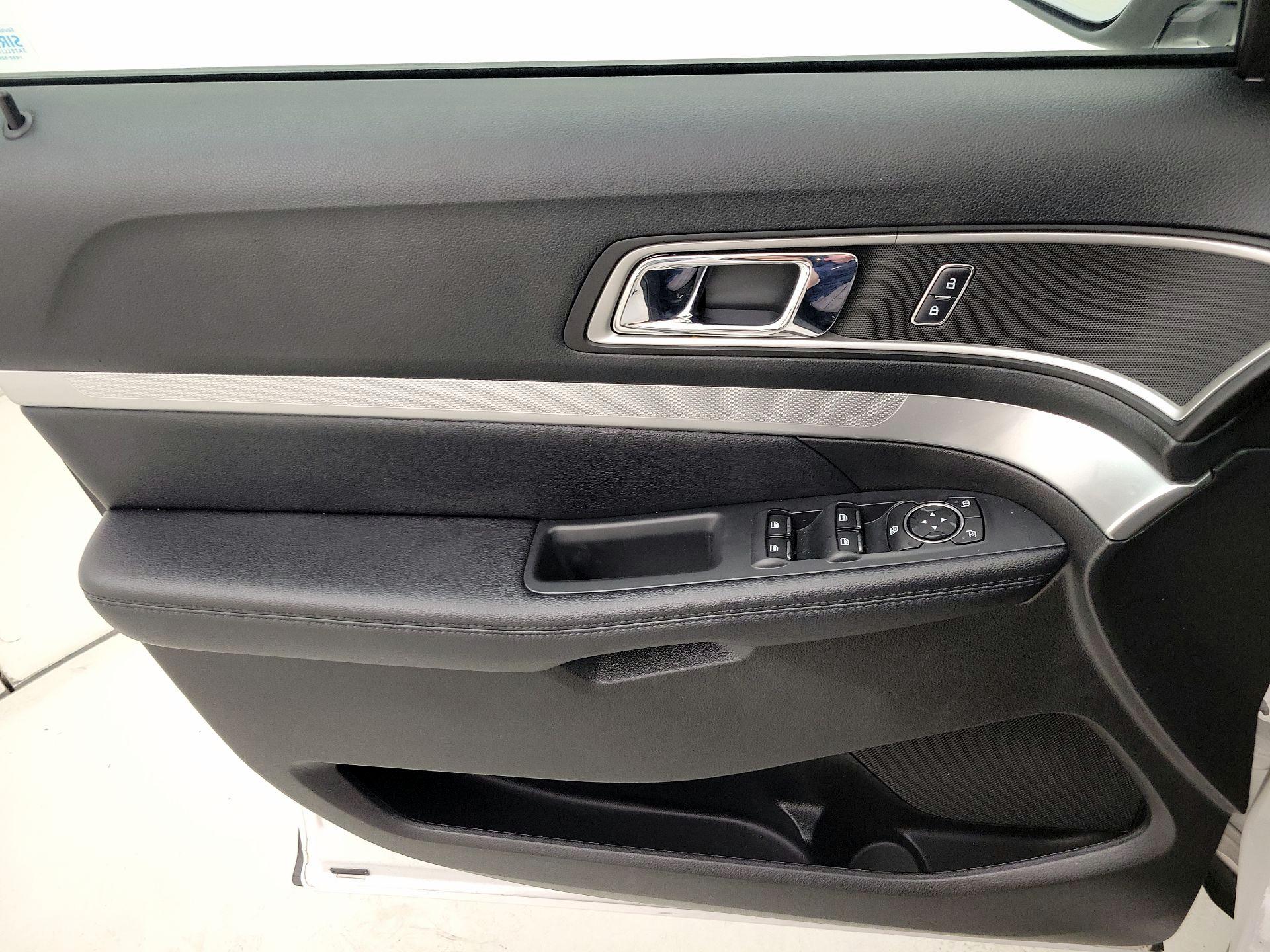 Thumbnail: 2017 Ford Explorer - 12