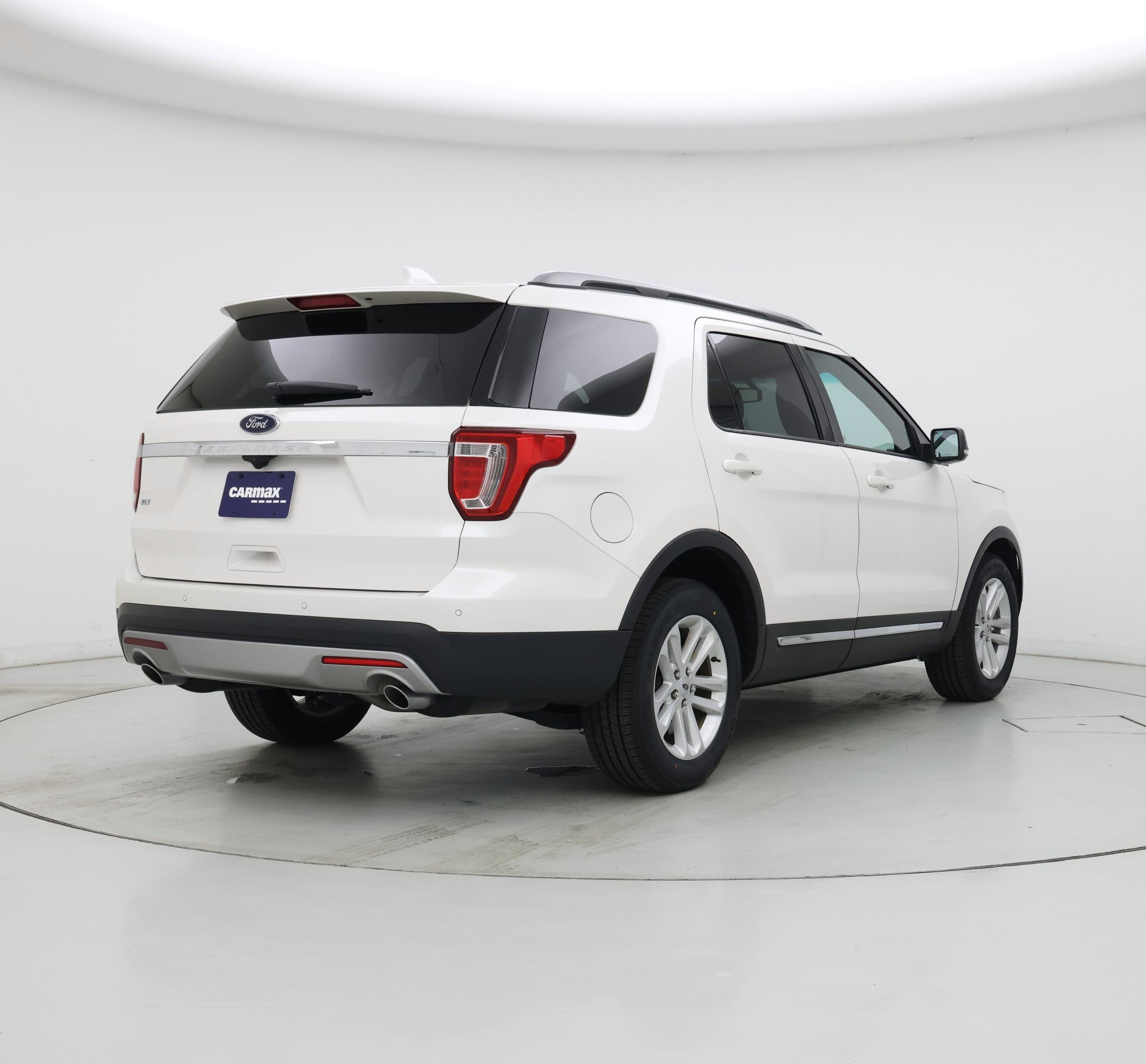 Thumbnail: 2017 Ford Explorer - 8