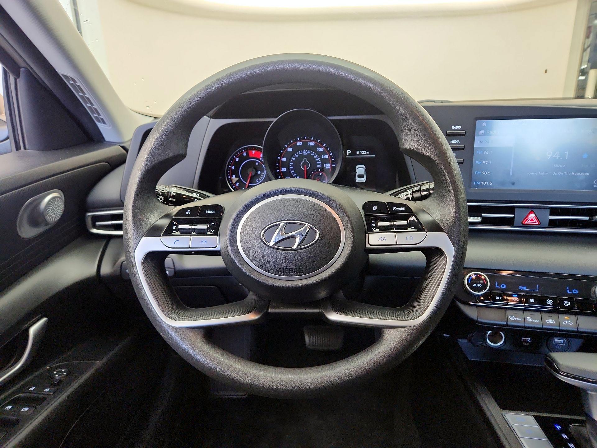 Thumbnail: 2022 Hyundai Elantra - 10