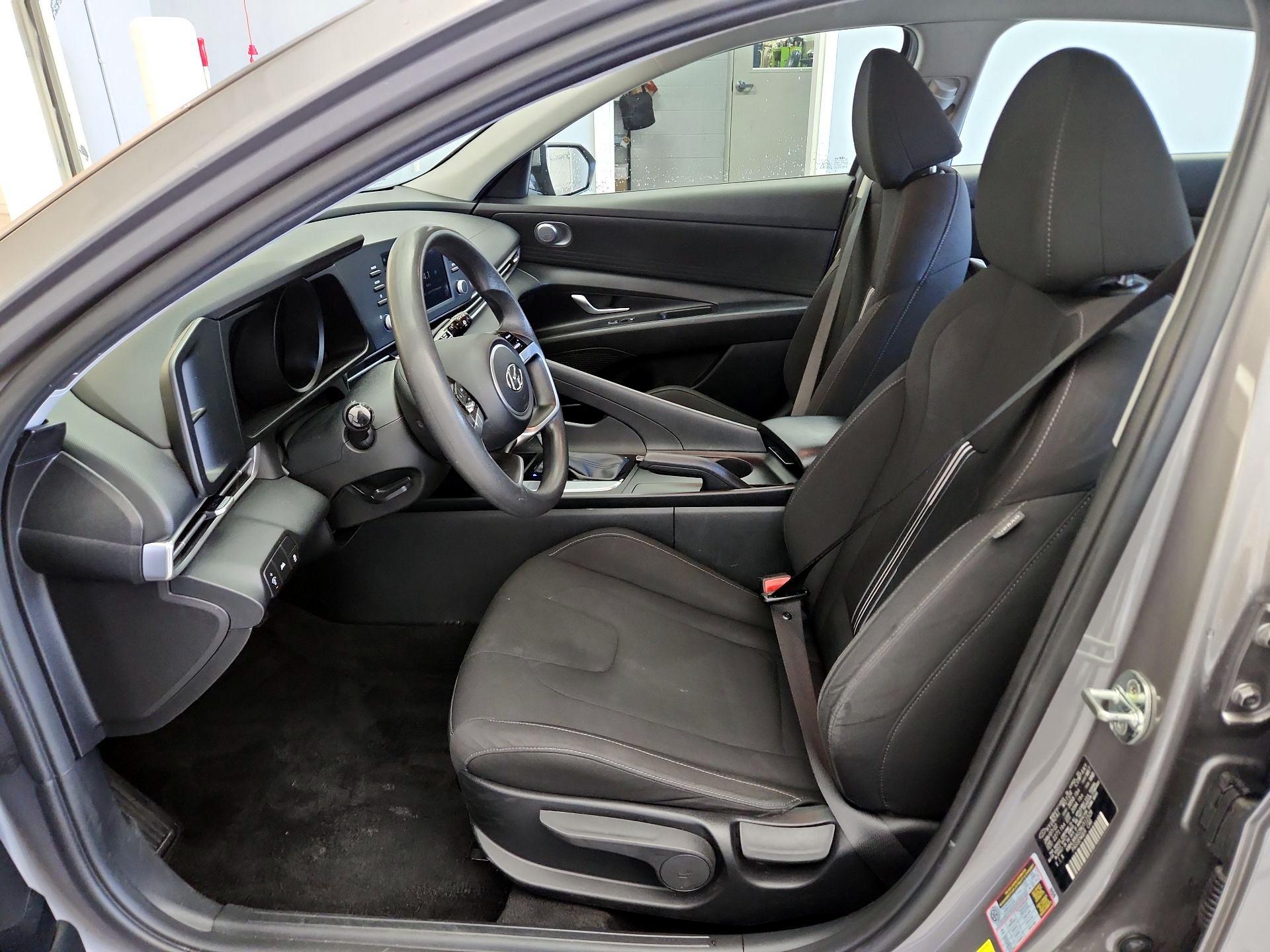 Thumbnail: 2022 Hyundai Elantra - 11