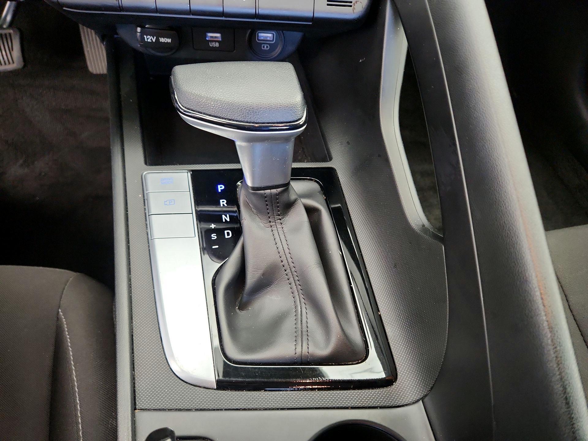 Thumbnail: 2022 Hyundai Elantra - 17