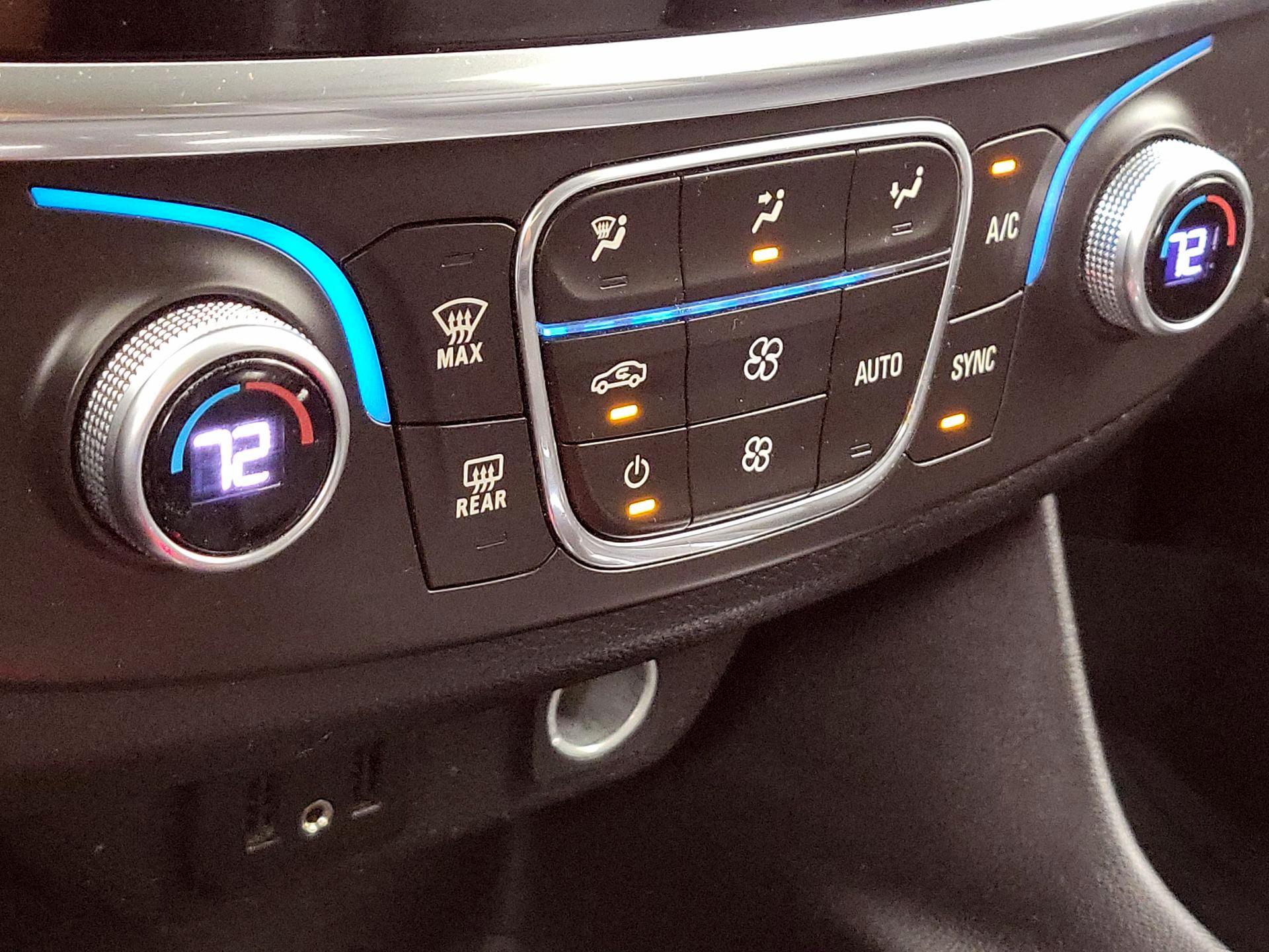 Thumbnail: 2018 Chevrolet Traverse - 16