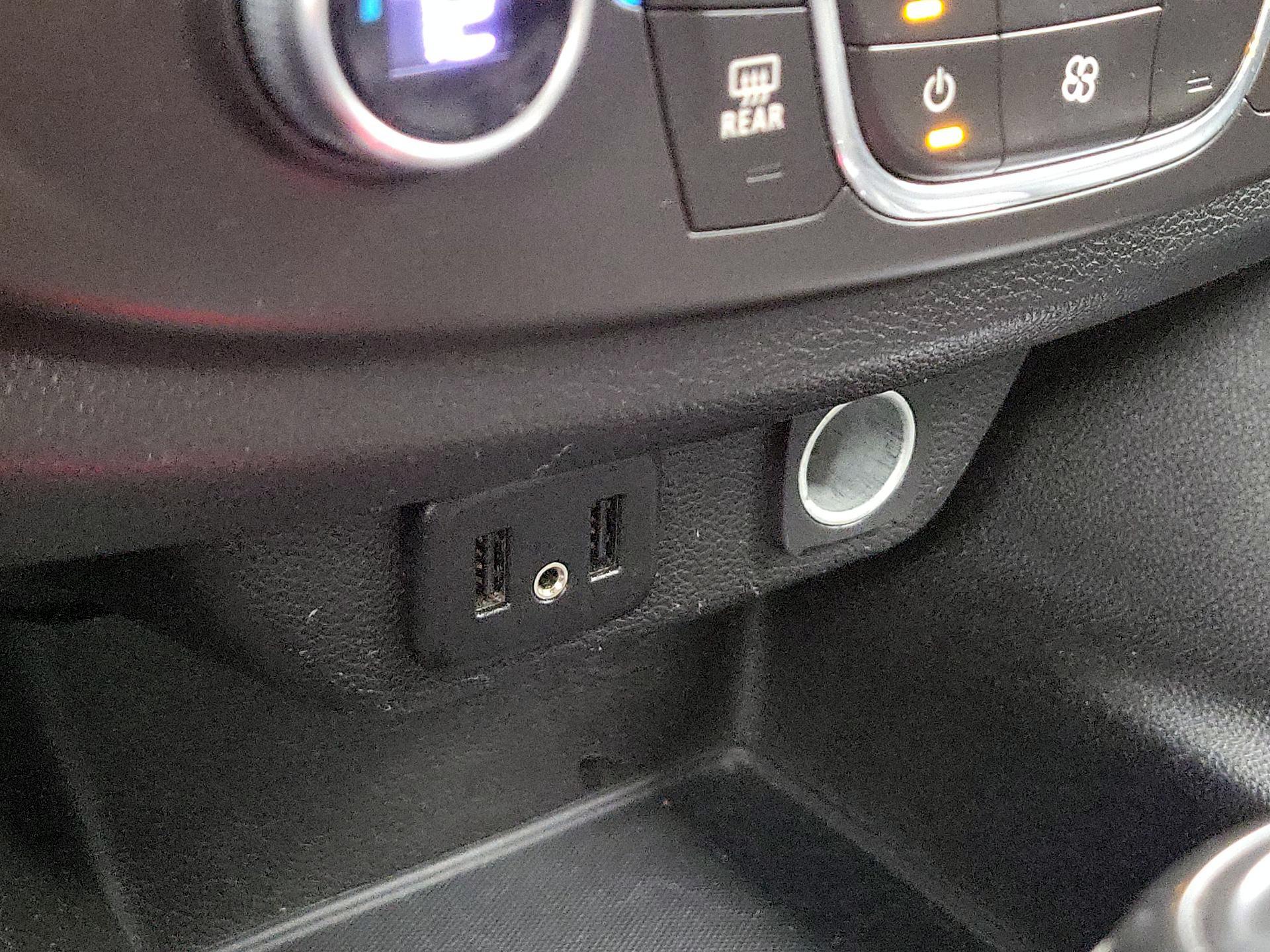 Thumbnail: 2018 Chevrolet Traverse - 18