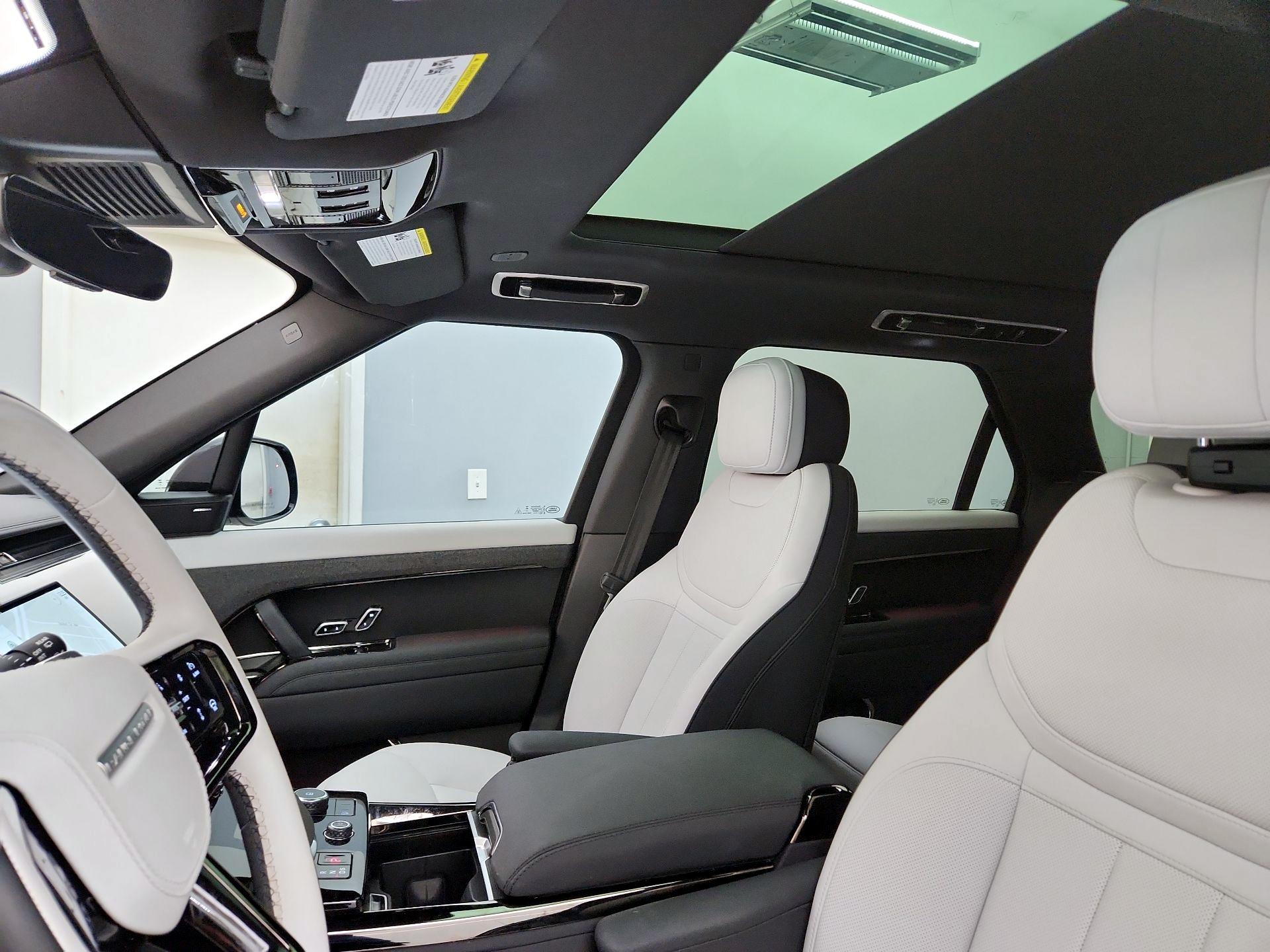 Thumbnail: 2023 Land Rover Range Rover Sport - 19