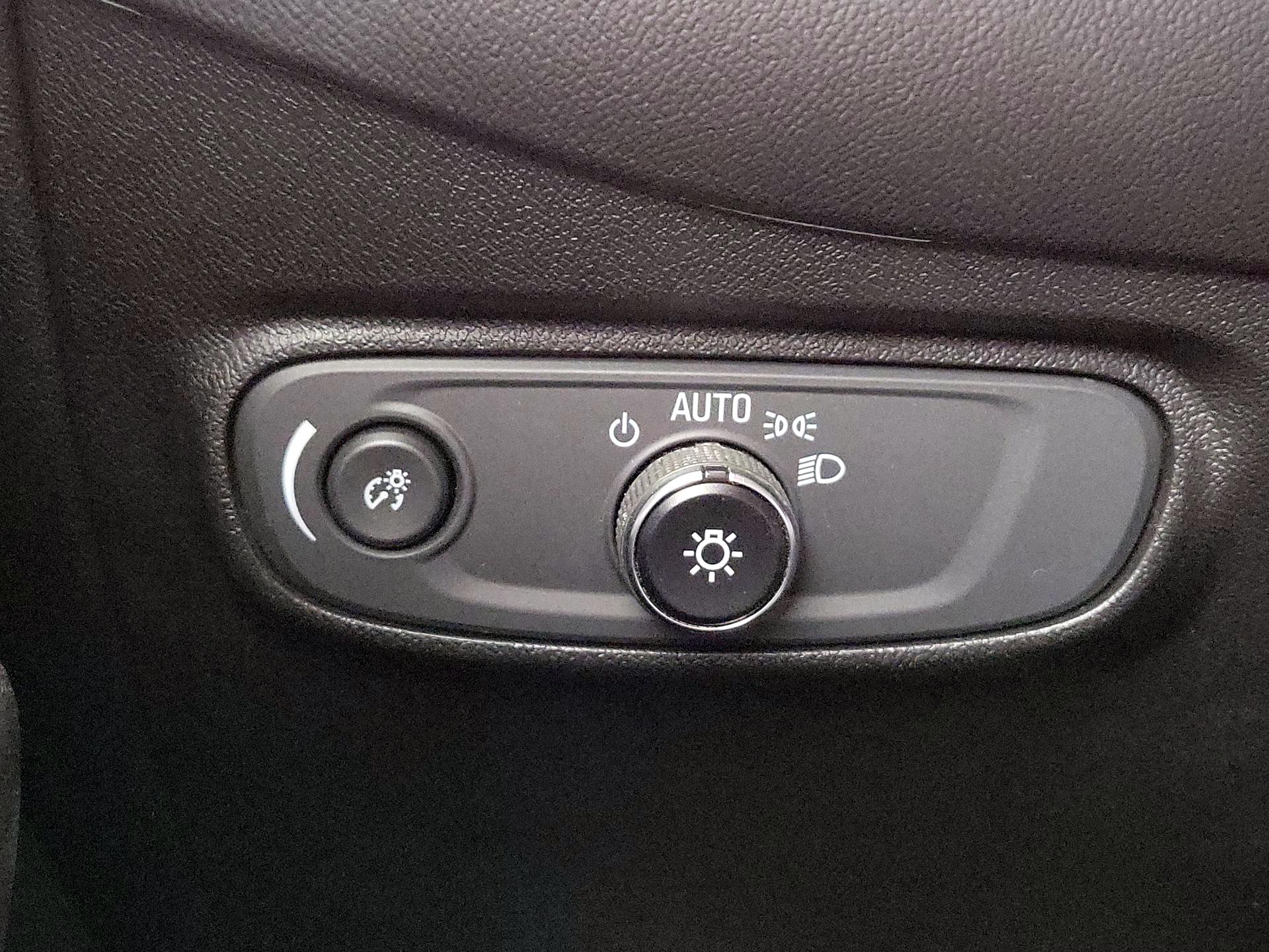 Thumbnail: 2020 Chevrolet Equinox - 13