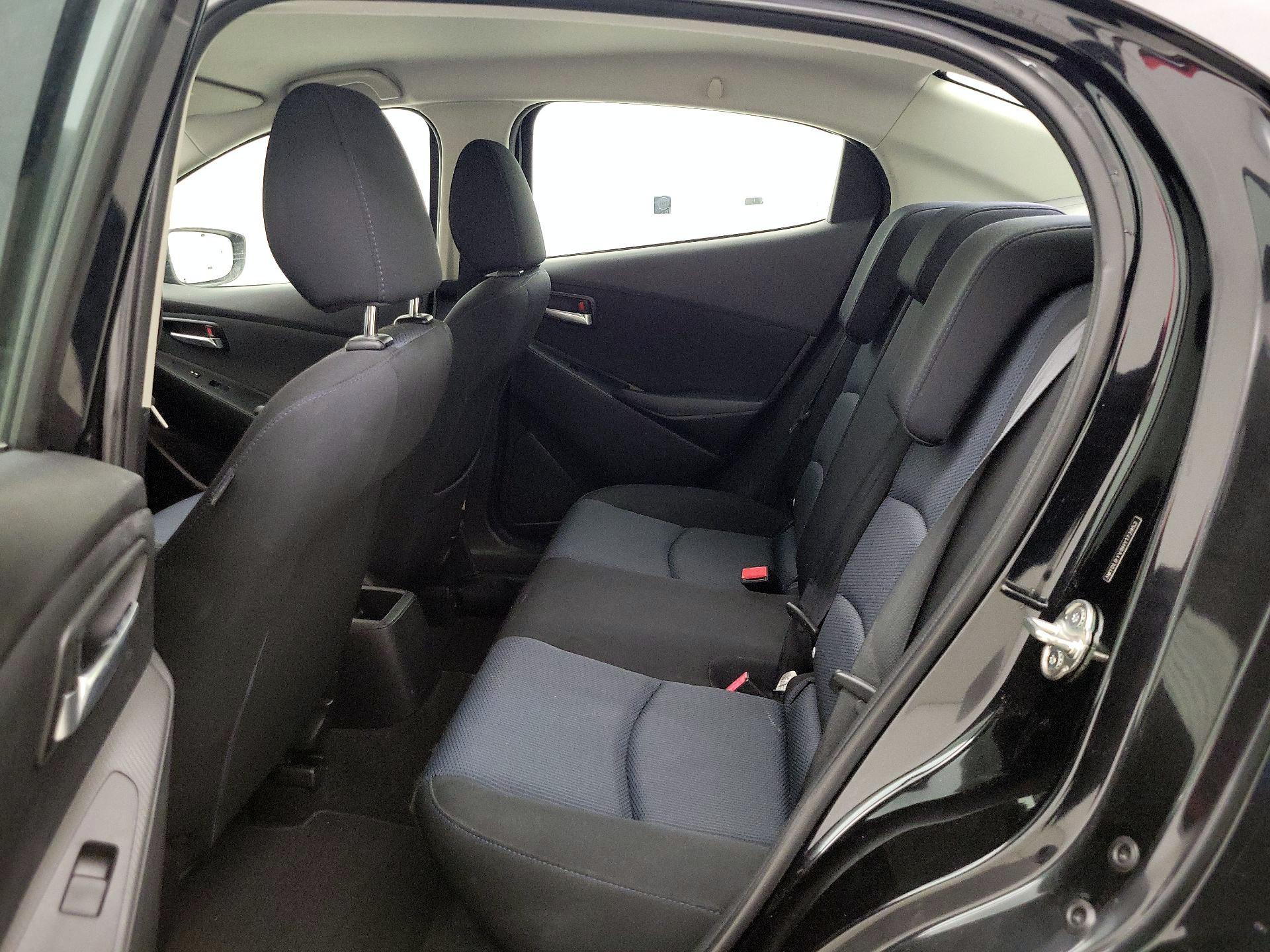 Thumbnail: 2017 Toyota Yaris iA - 11