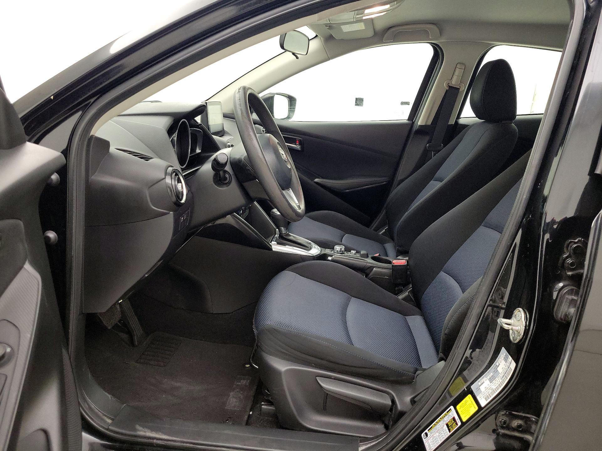 Thumbnail: 2017 Toyota Yaris iA - 12