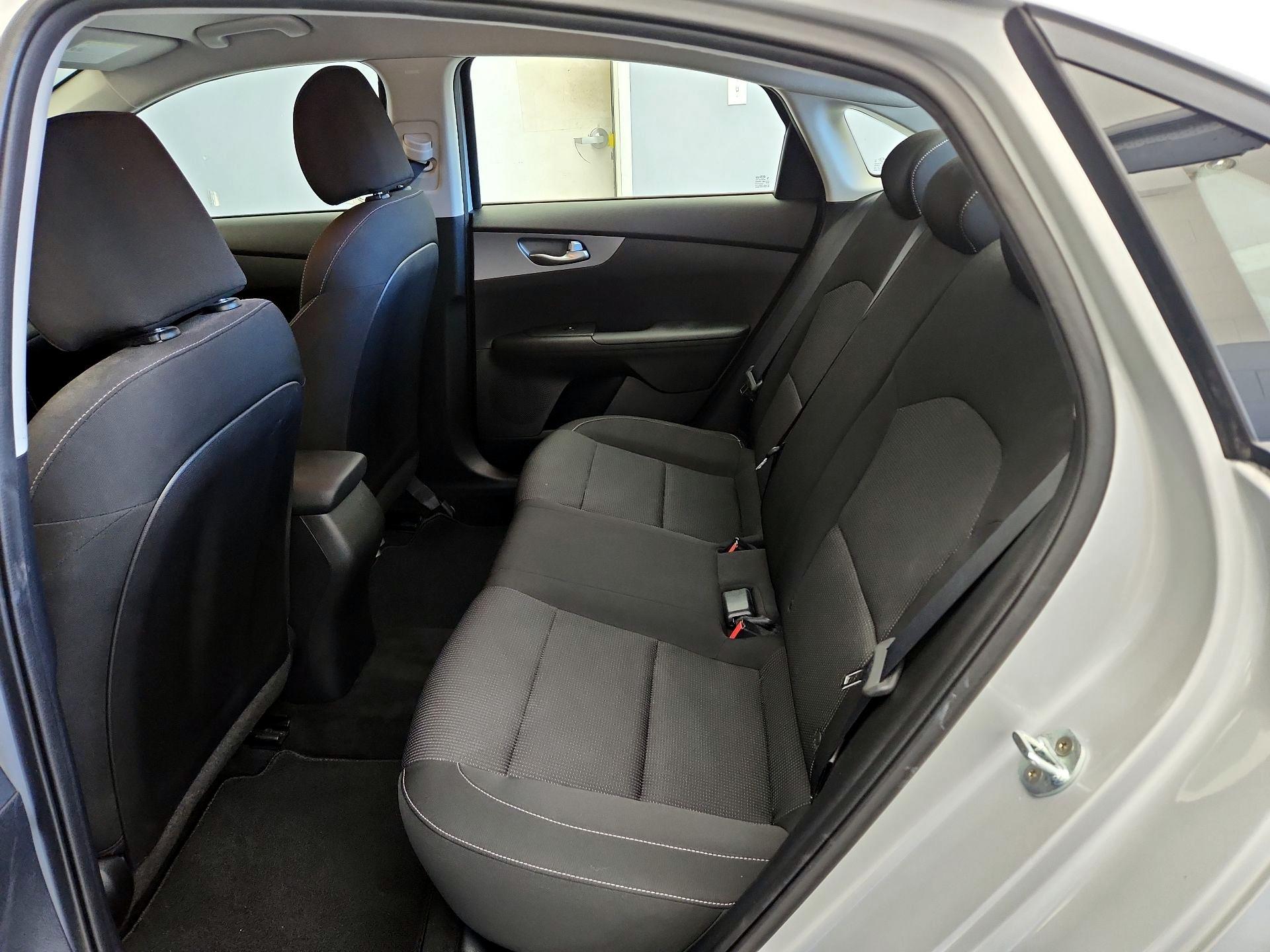 Thumbnail: 2021 Kia Forte - 19