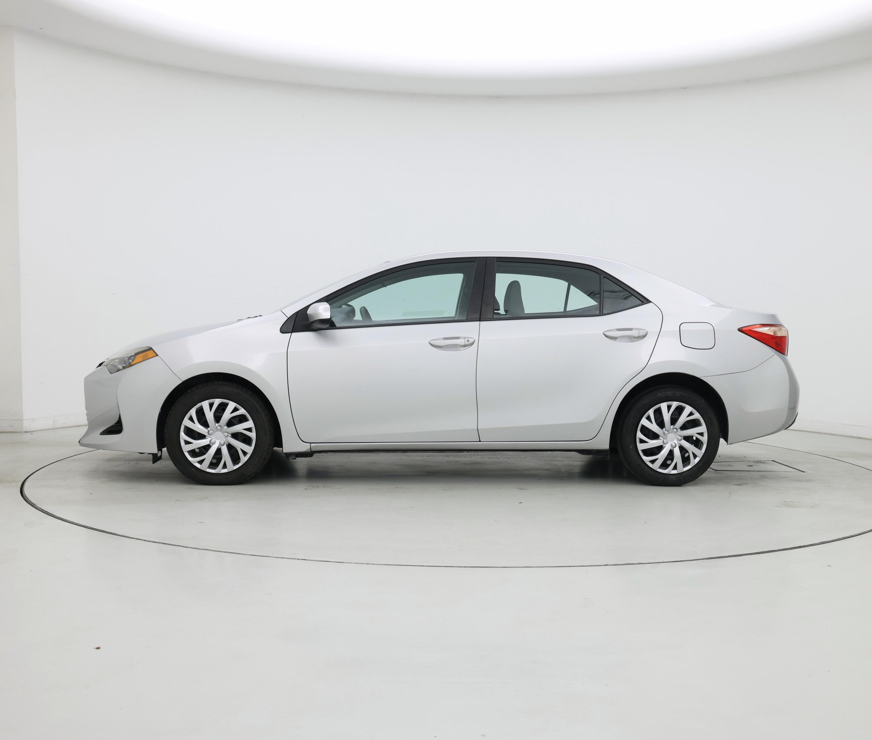 Thumbnail: 2019 Toyota Corolla - 3