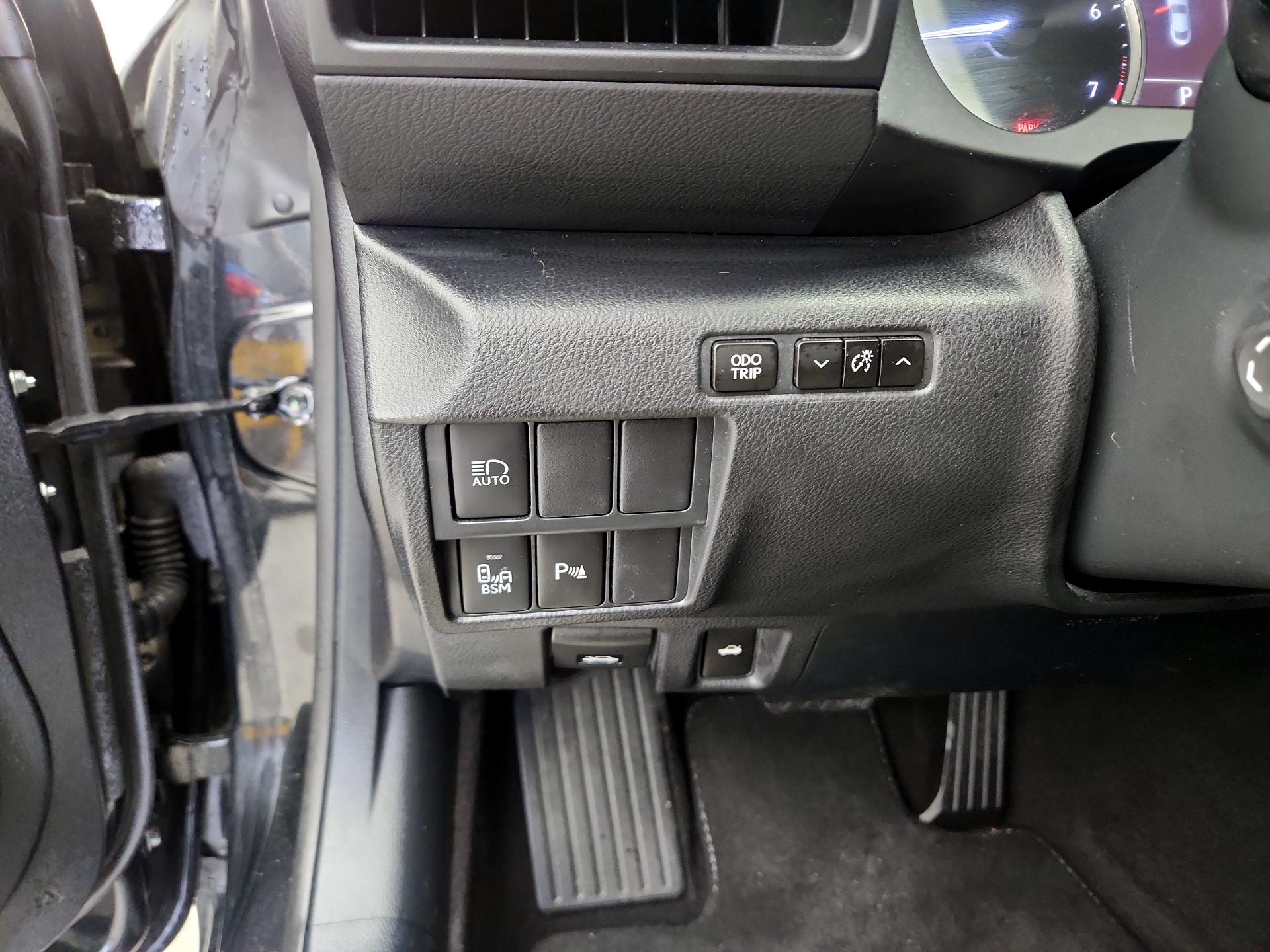 Thumbnail: 2021 Lexus RC - 13