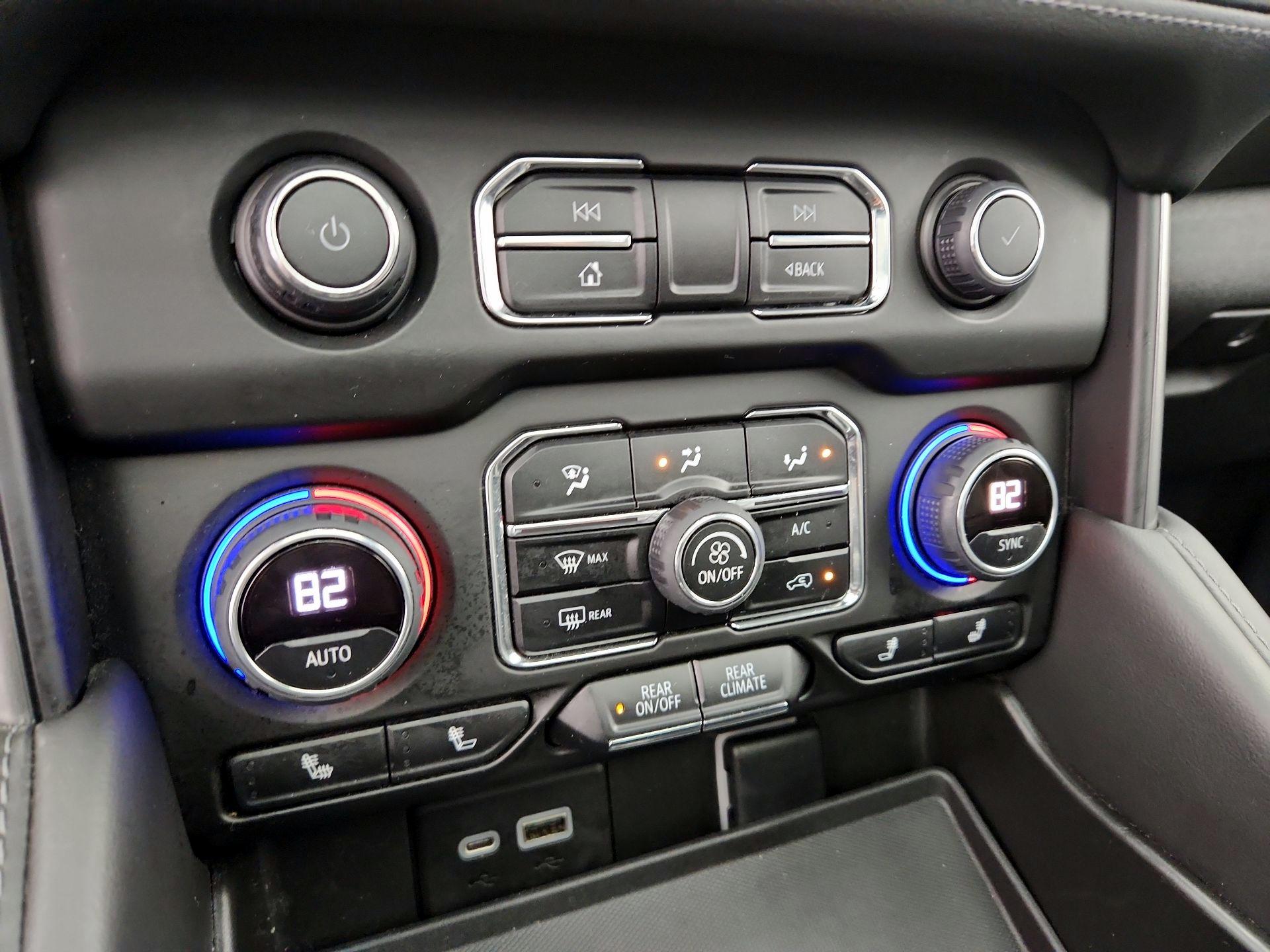 Thumbnail: 2022 Chevrolet Tahoe - 17