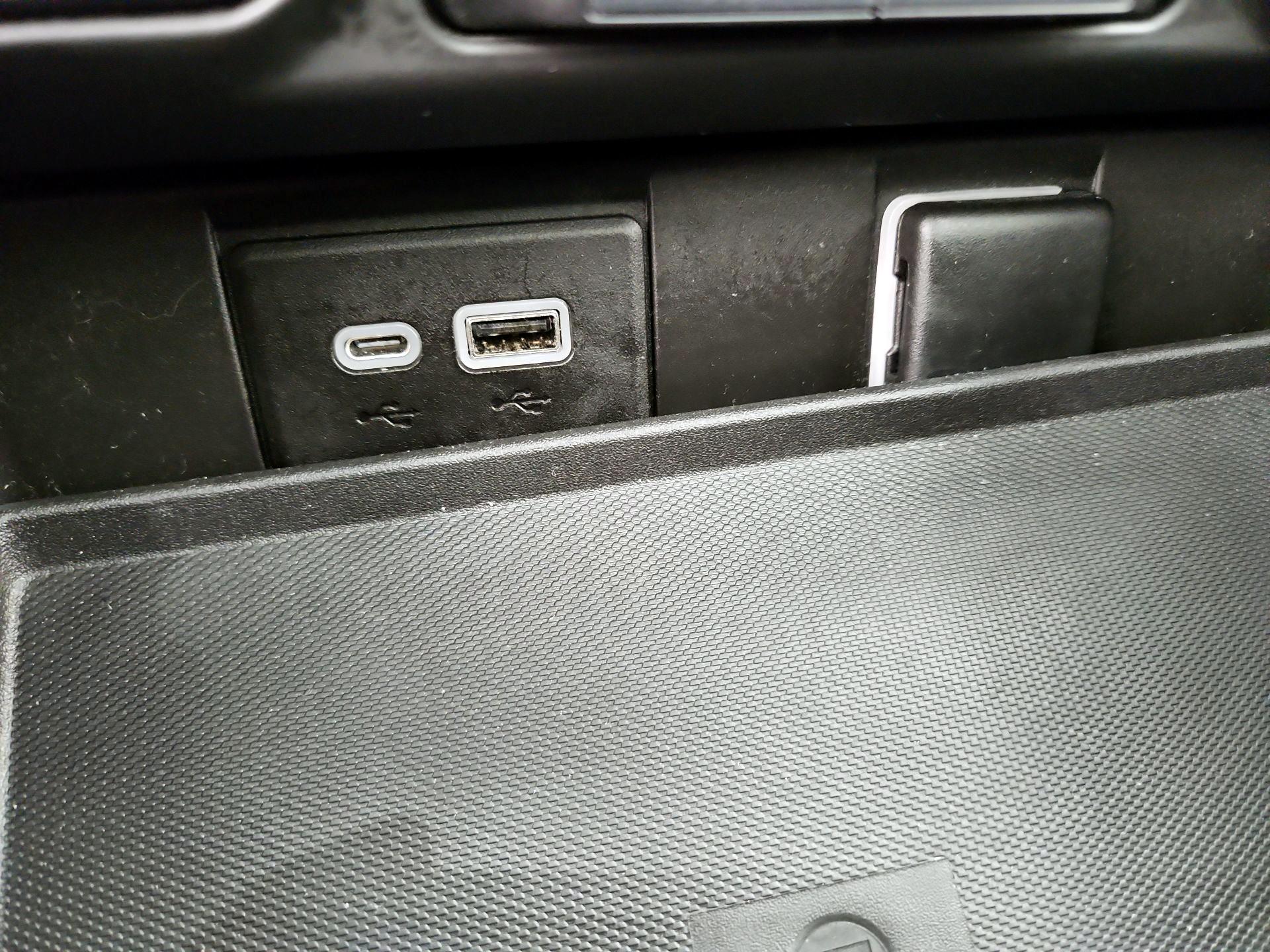 Thumbnail: 2022 Chevrolet Tahoe - 19