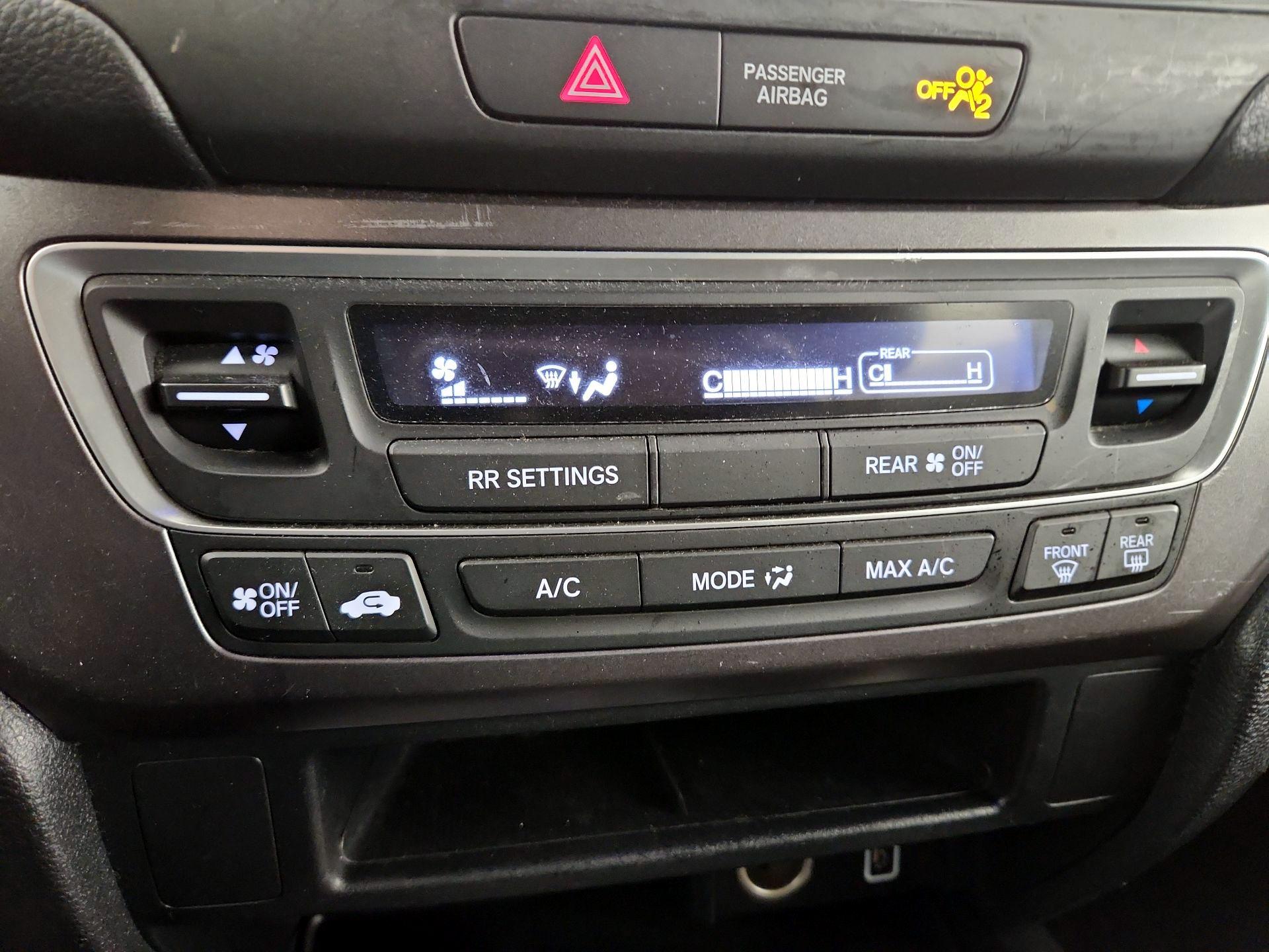 Thumbnail: 2020 Honda Pilot - 16