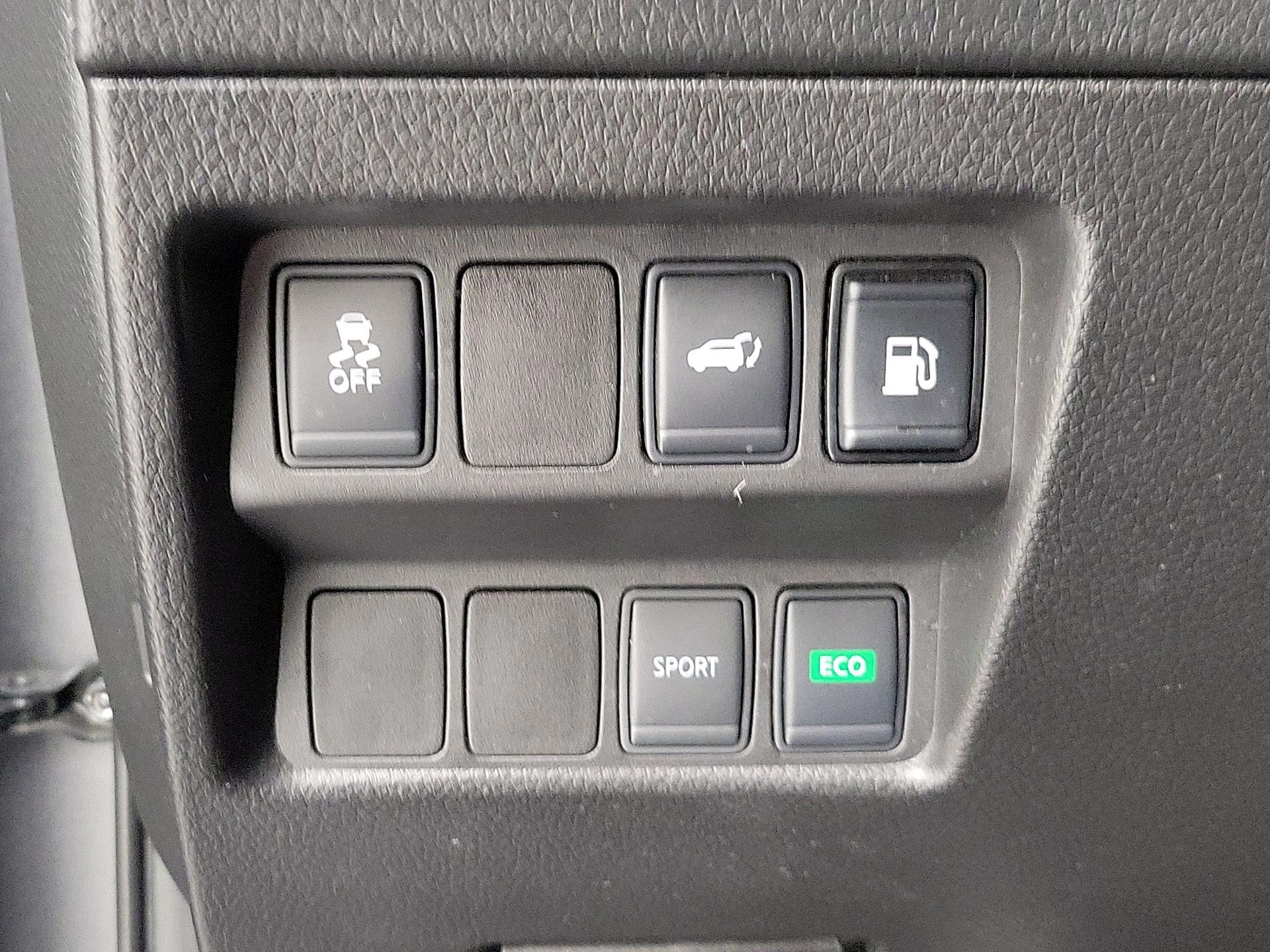 Thumbnail: 2018 Nissan Rogue - 13