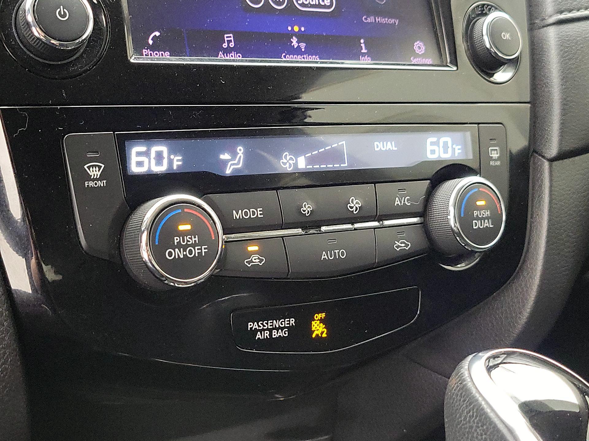 Thumbnail: 2018 Nissan Rogue - 16