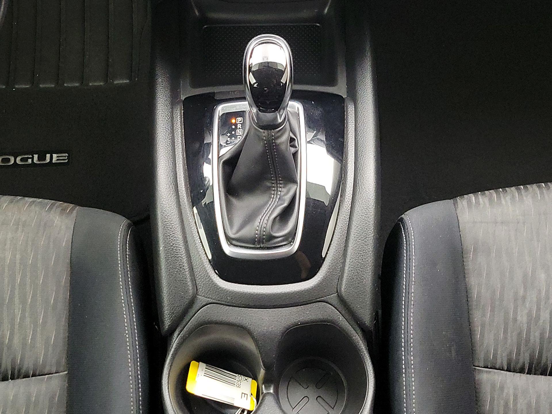 Thumbnail: 2018 Nissan Rogue - 17