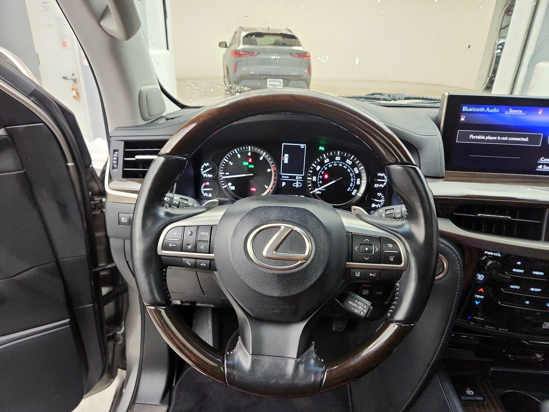 Thumbnail: 2020 Lexus LX - 10