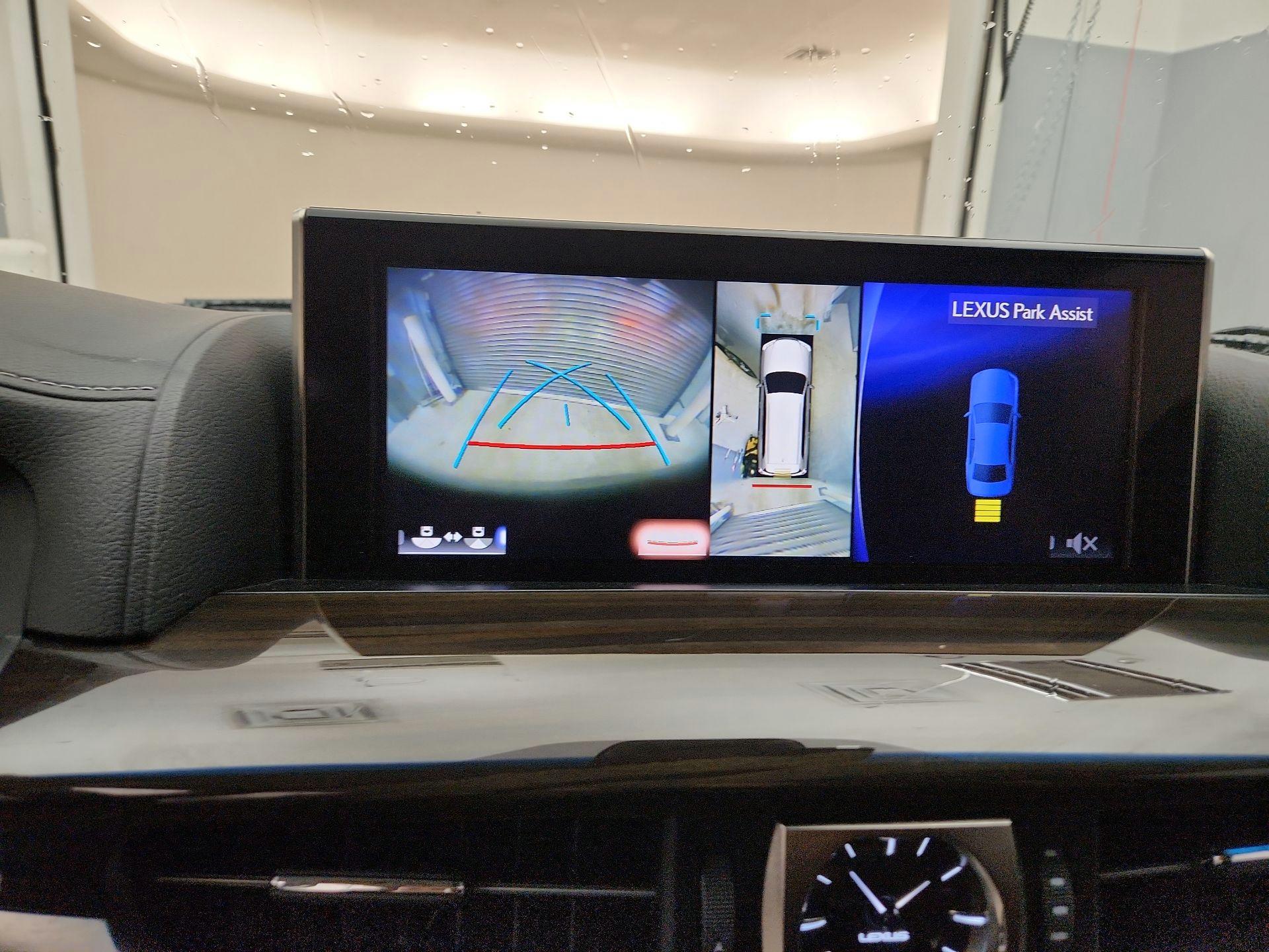 Thumbnail: 2020 Lexus LX - 15