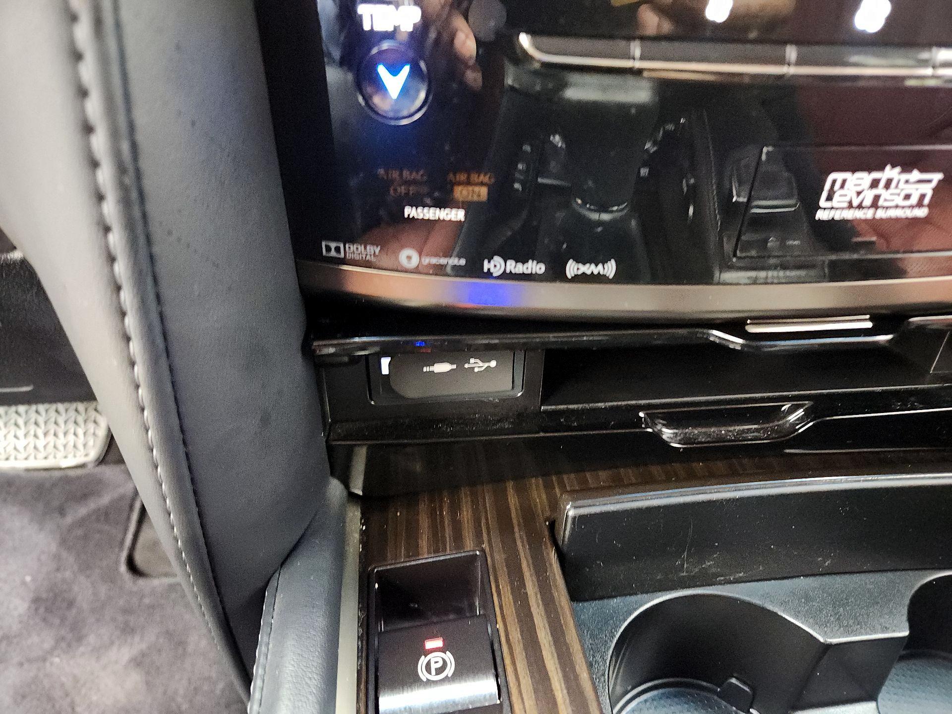 Thumbnail: 2020 Lexus LX - 19