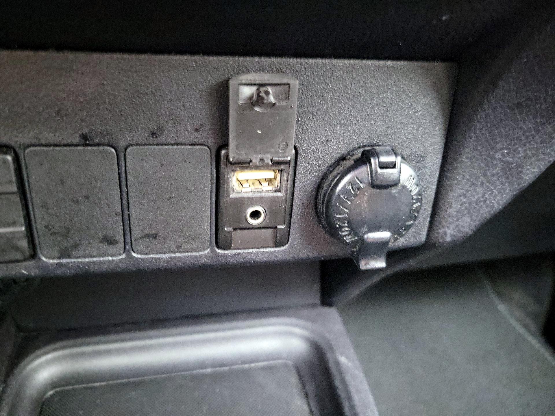 Thumbnail: 2018 Toyota RAV4 - 18