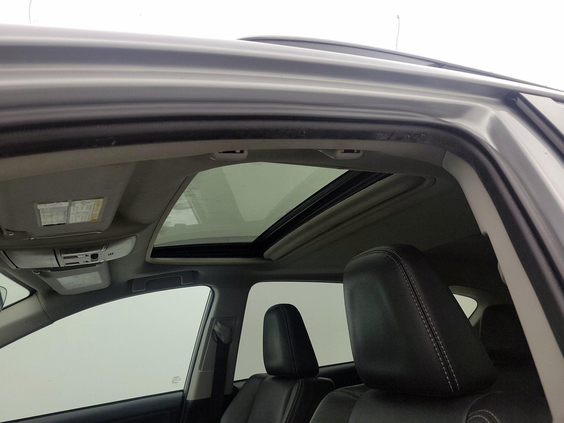 Thumbnail: 2018 Toyota RAV4 - 19