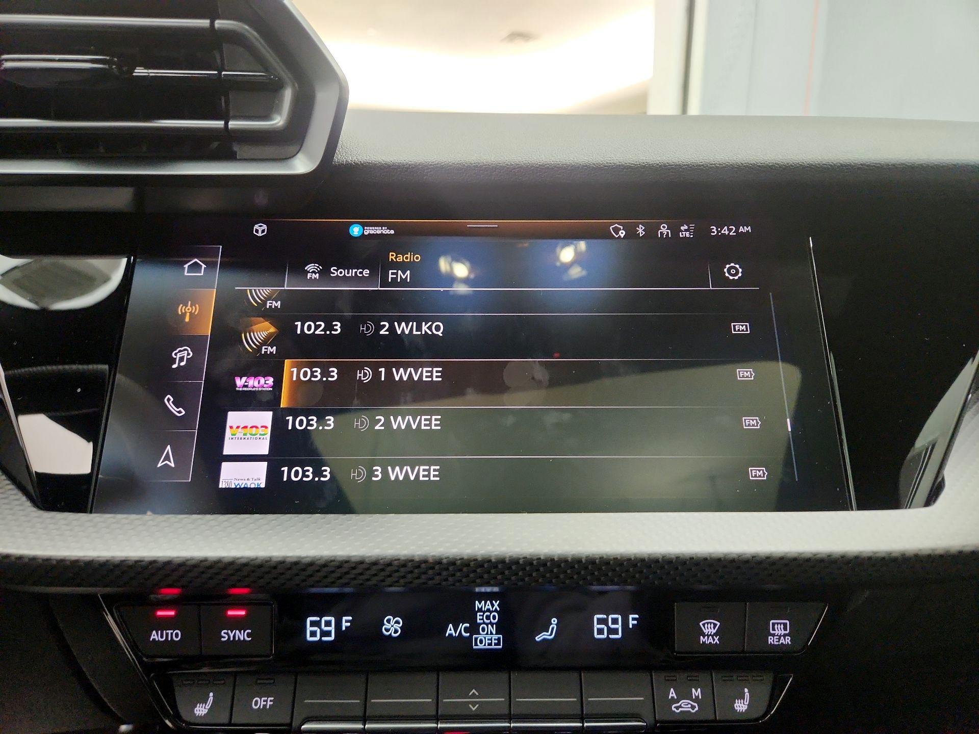 Thumbnail: 2025 Audi RS 3 - 16