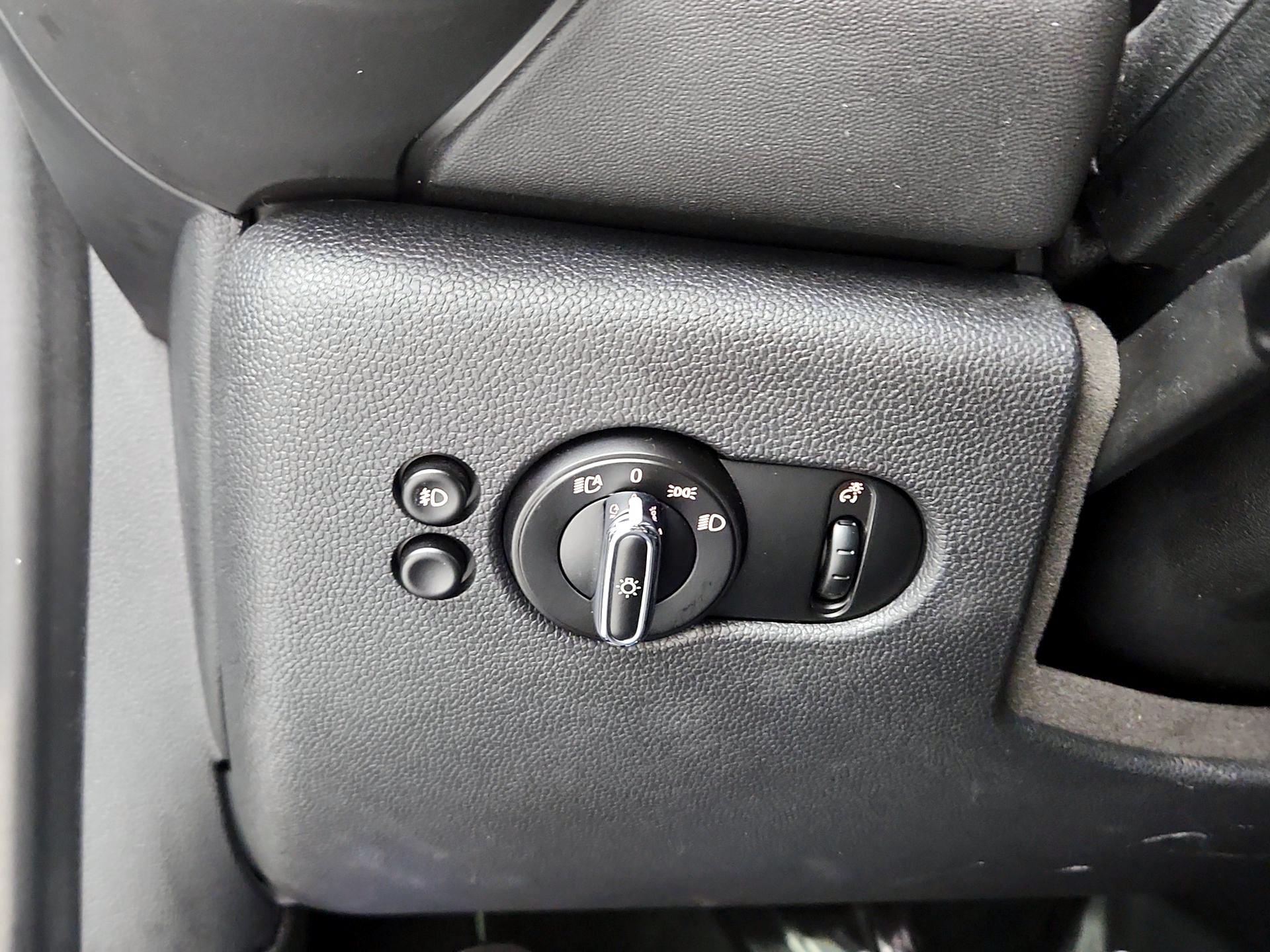 Thumbnail: 2021 MINI Cooper Hardtop - 13