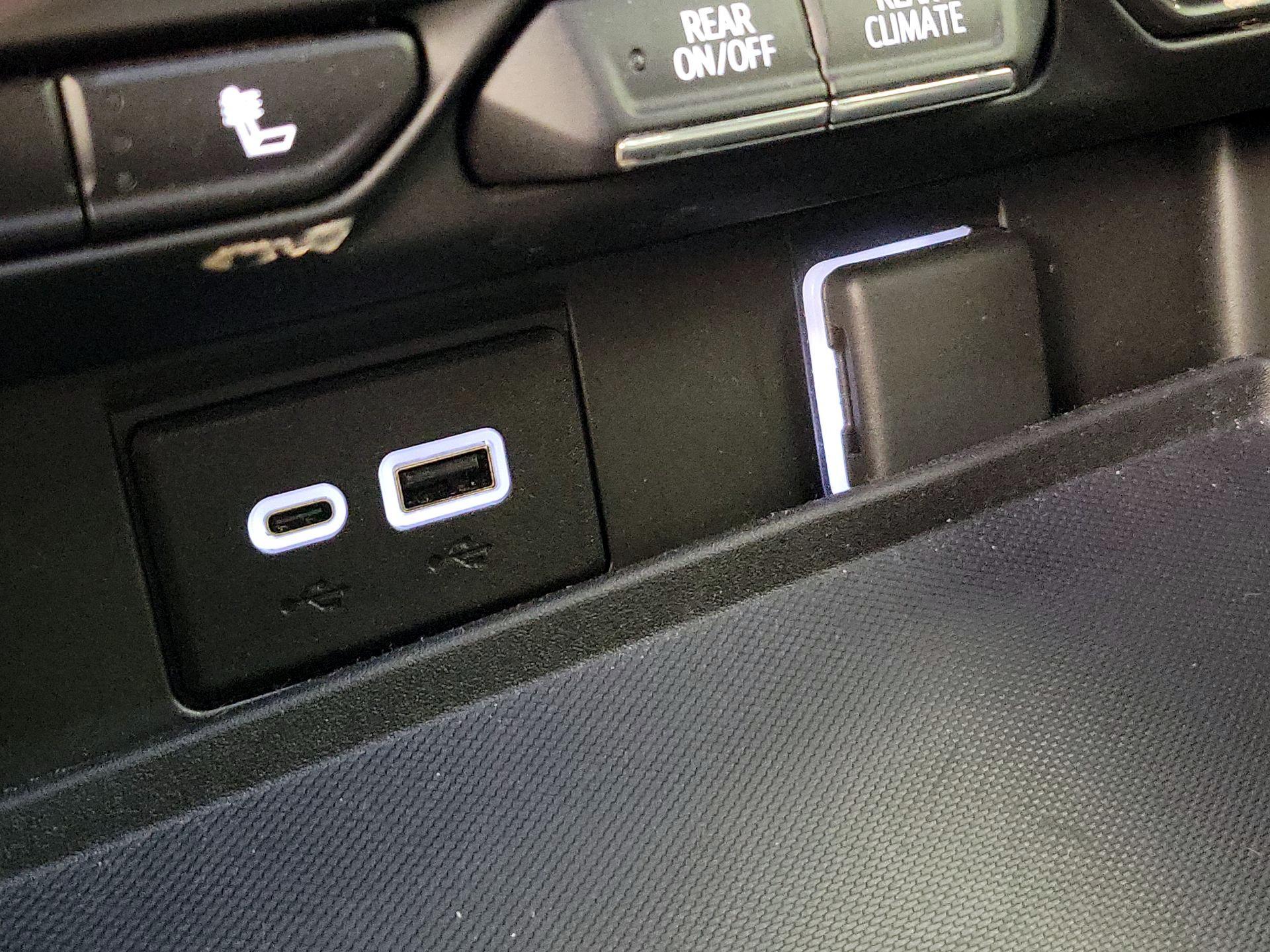 Thumbnail: 2024 Chevrolet Tahoe - 18