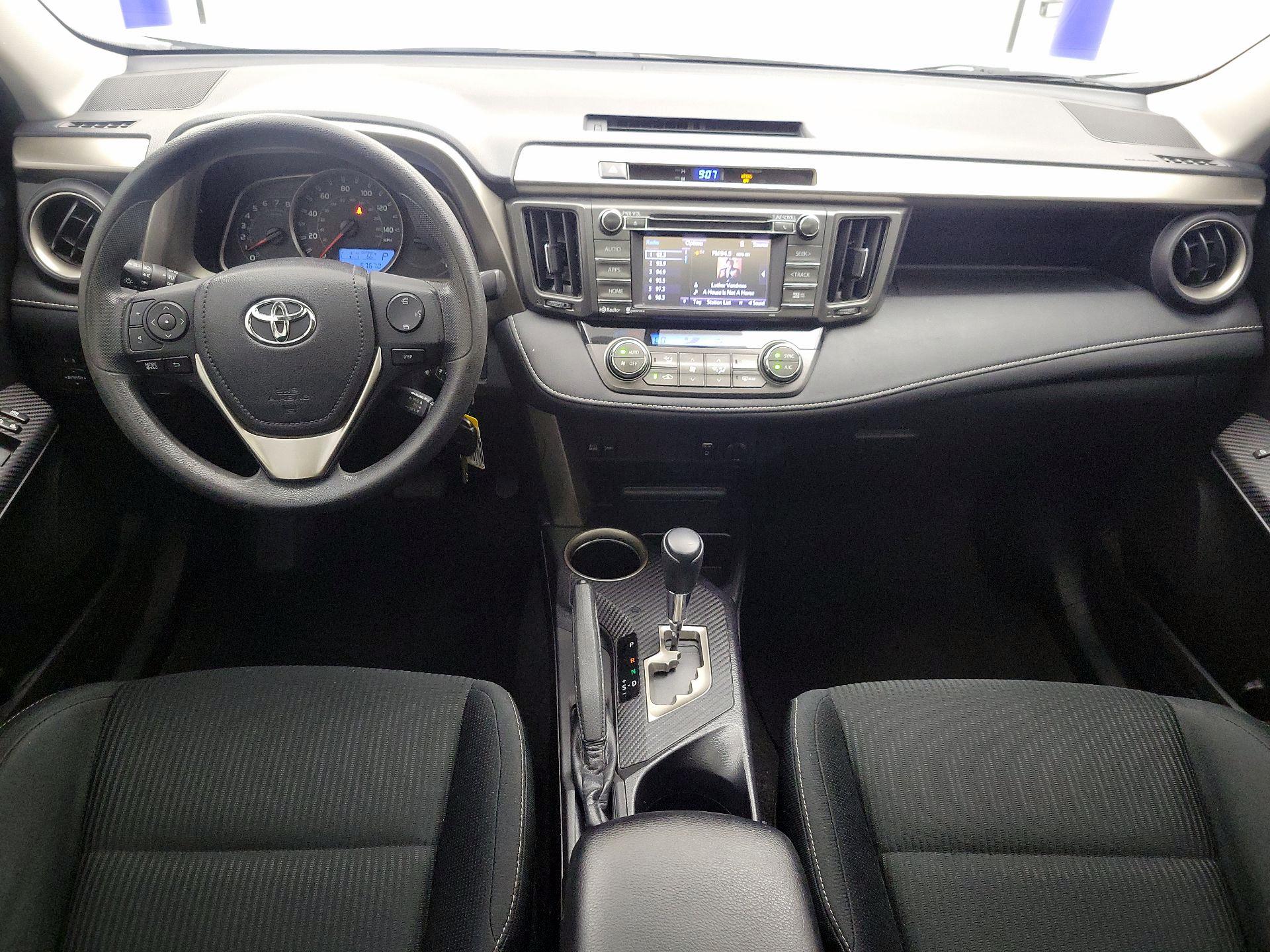 Thumbnail: 2015 Toyota RAV4 - 9