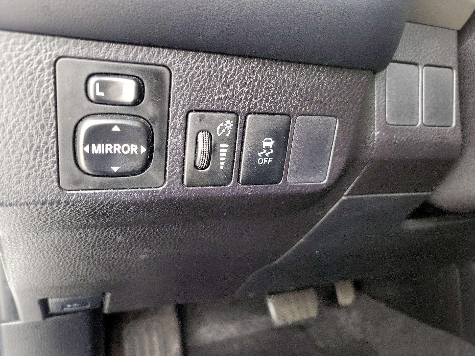 Thumbnail: 2015 Toyota RAV4 - 13