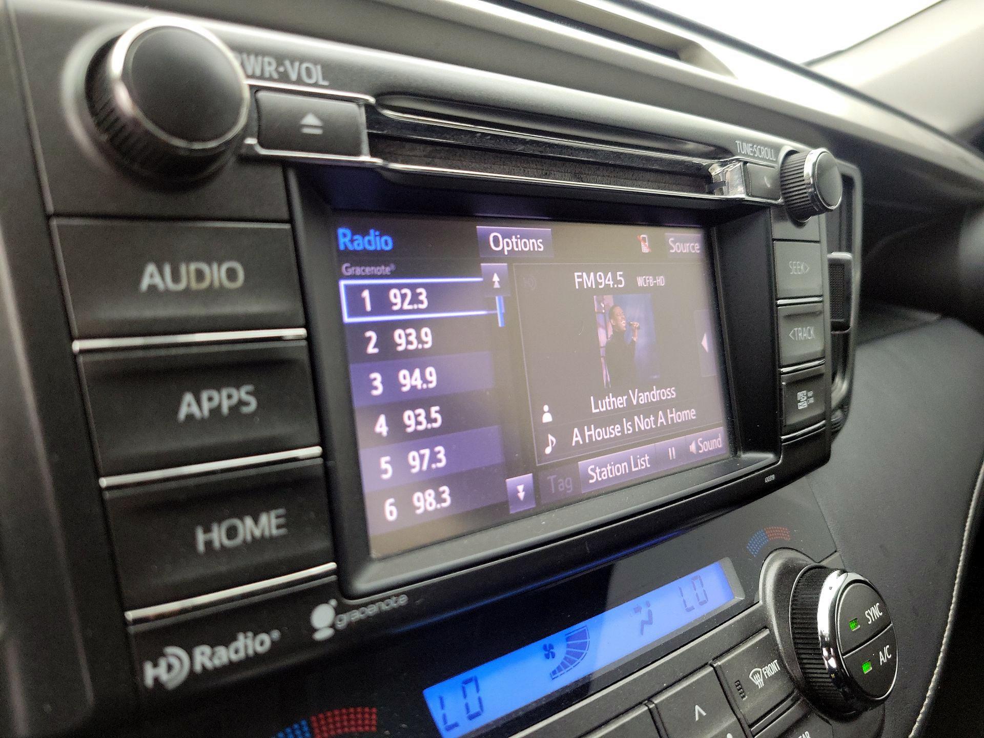 Thumbnail: 2015 Toyota RAV4 - 15