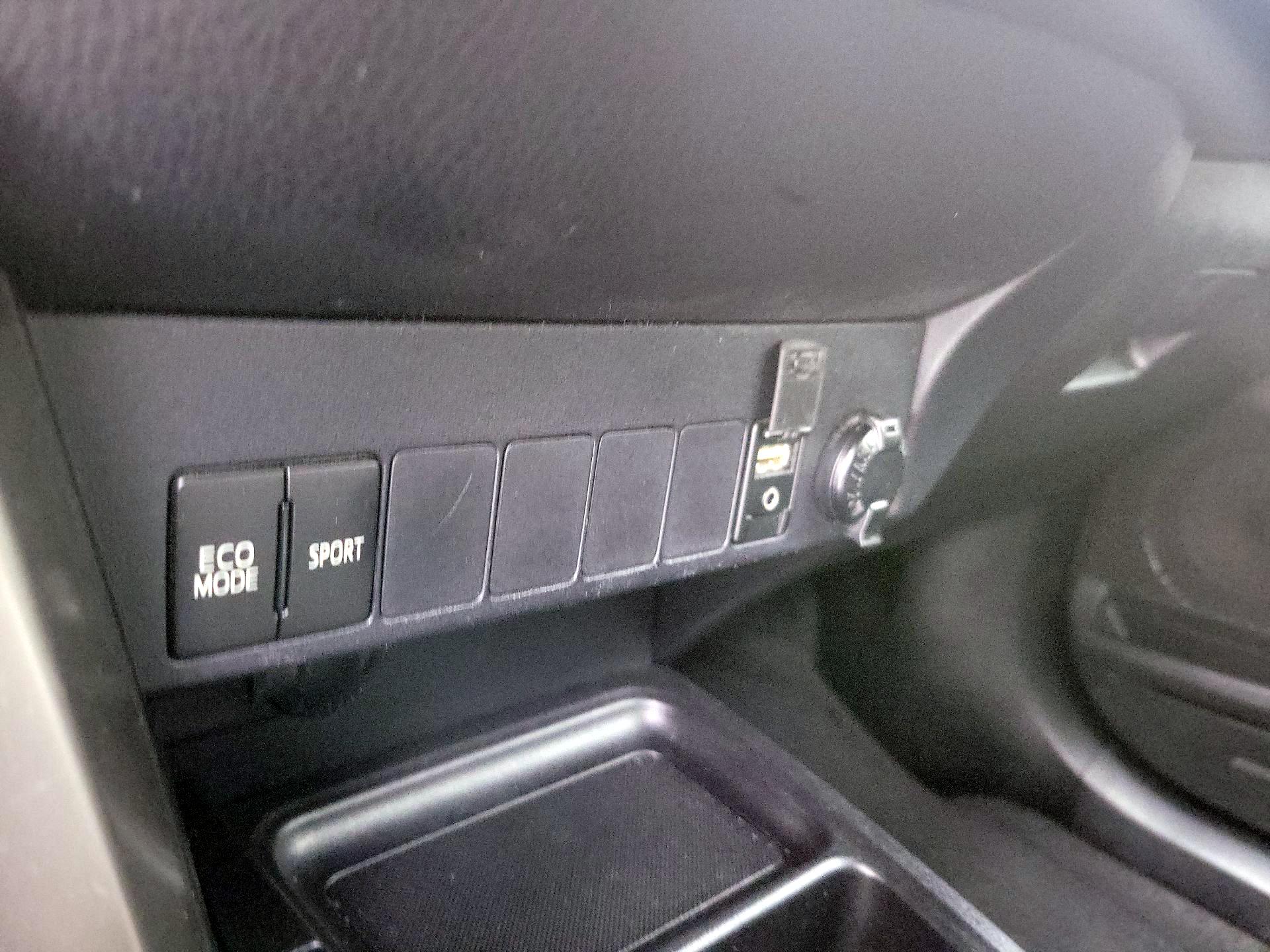 Thumbnail: 2015 Toyota RAV4 - 18