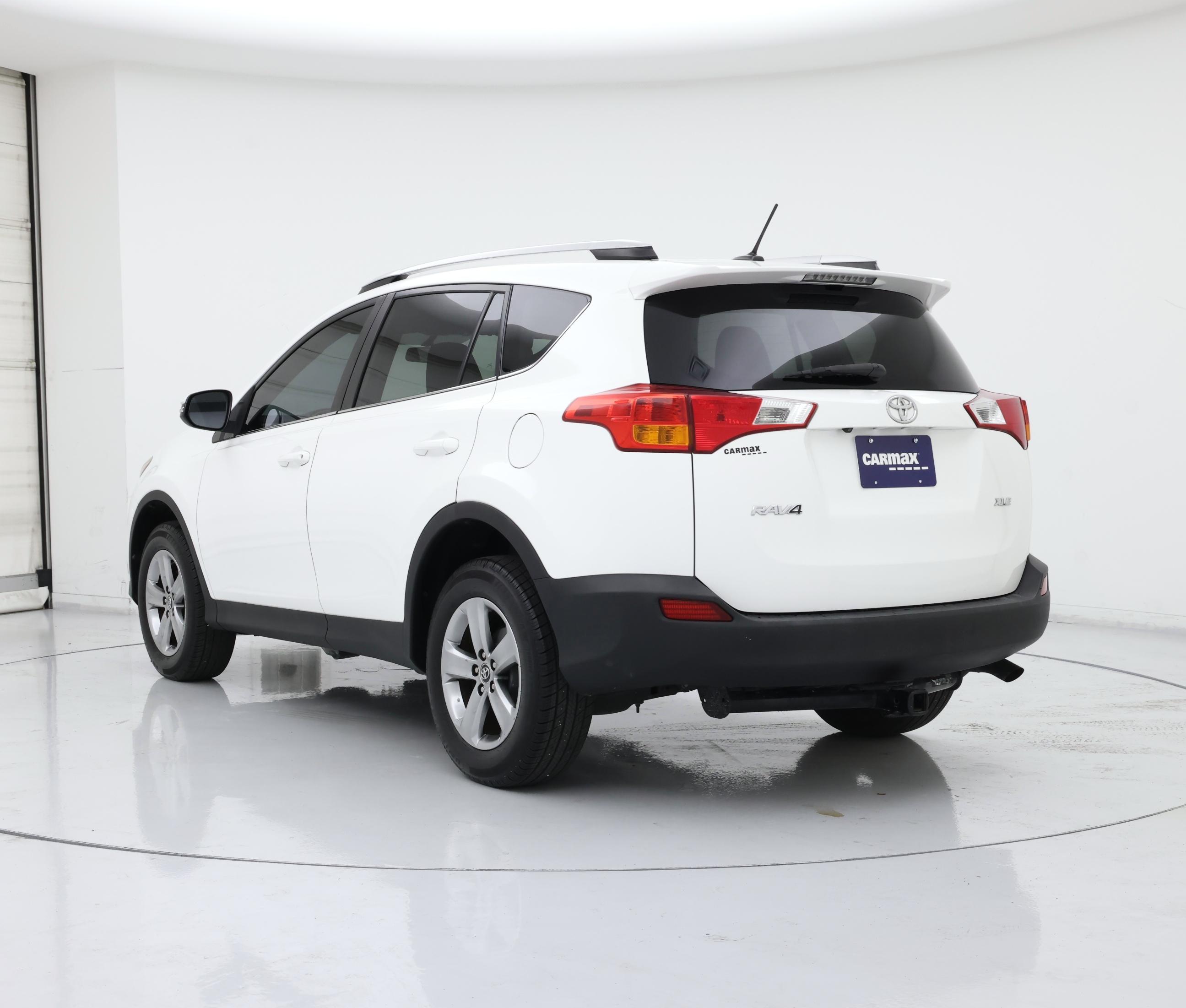 Thumbnail: 2015 Toyota RAV4 - 2