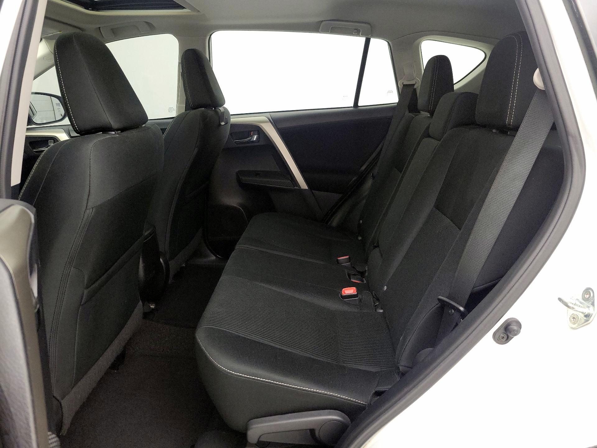 Thumbnail: 2015 Toyota RAV4 - 20