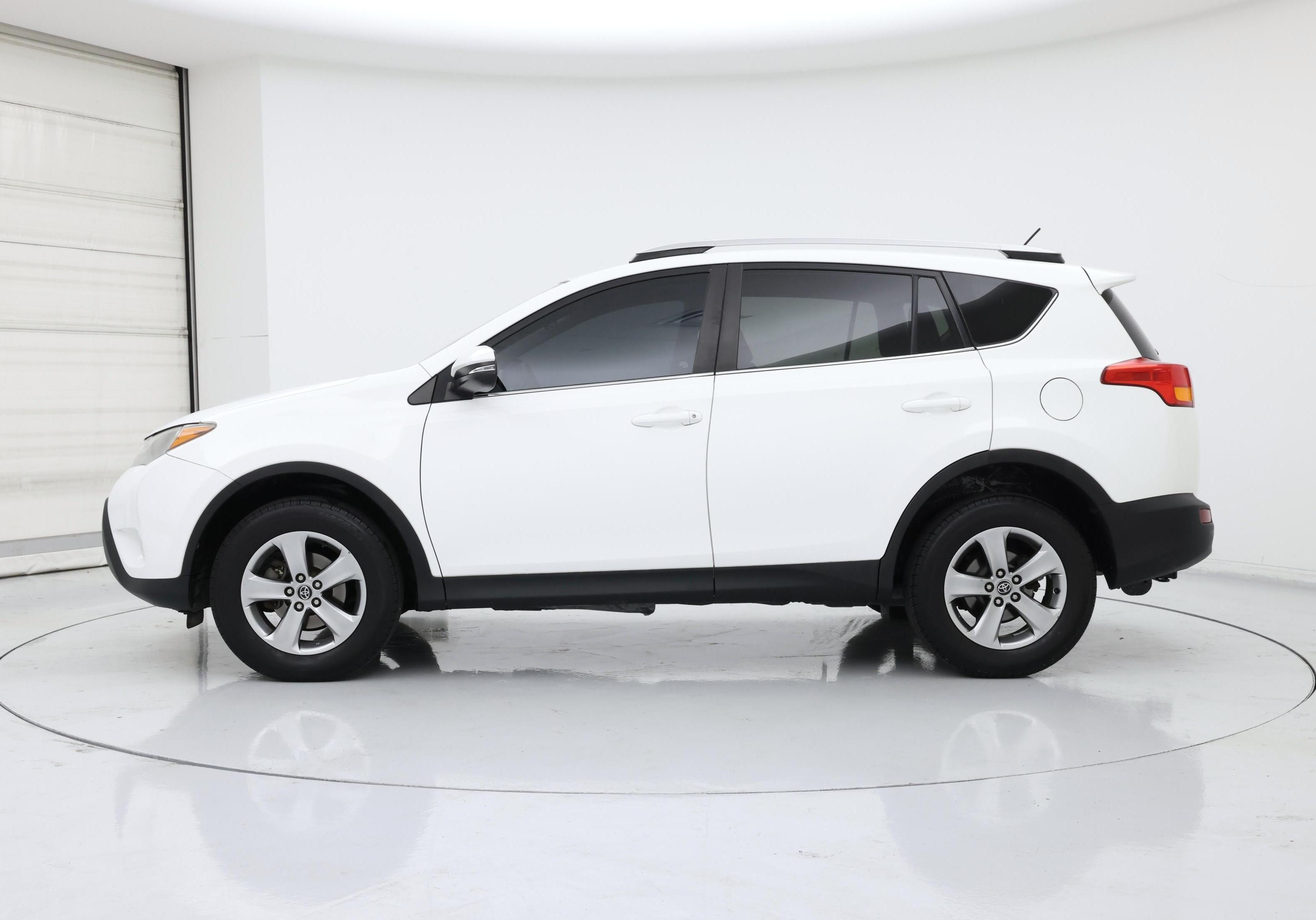 Thumbnail: 2015 Toyota RAV4 - 3