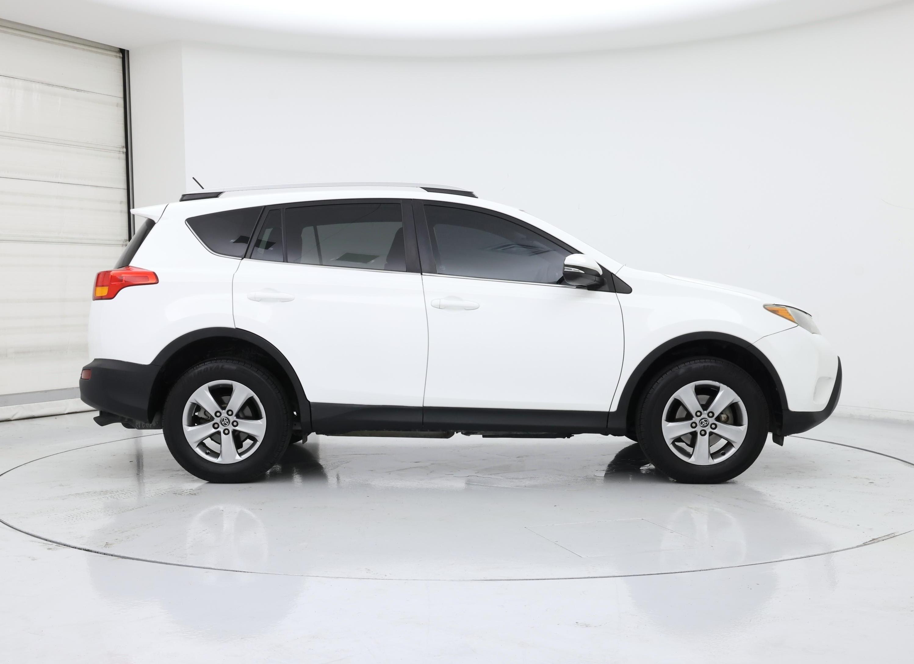 Thumbnail: 2015 Toyota RAV4 - 7