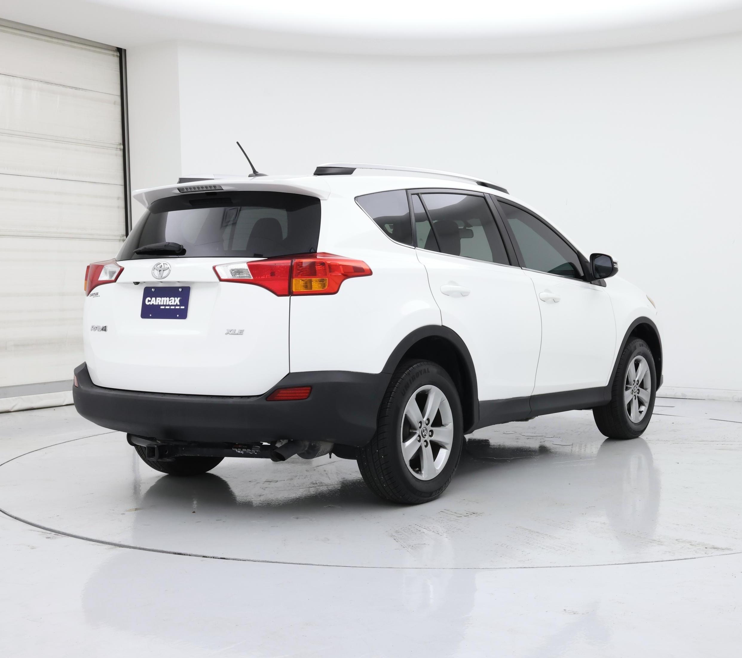 Thumbnail: 2015 Toyota RAV4 - 8